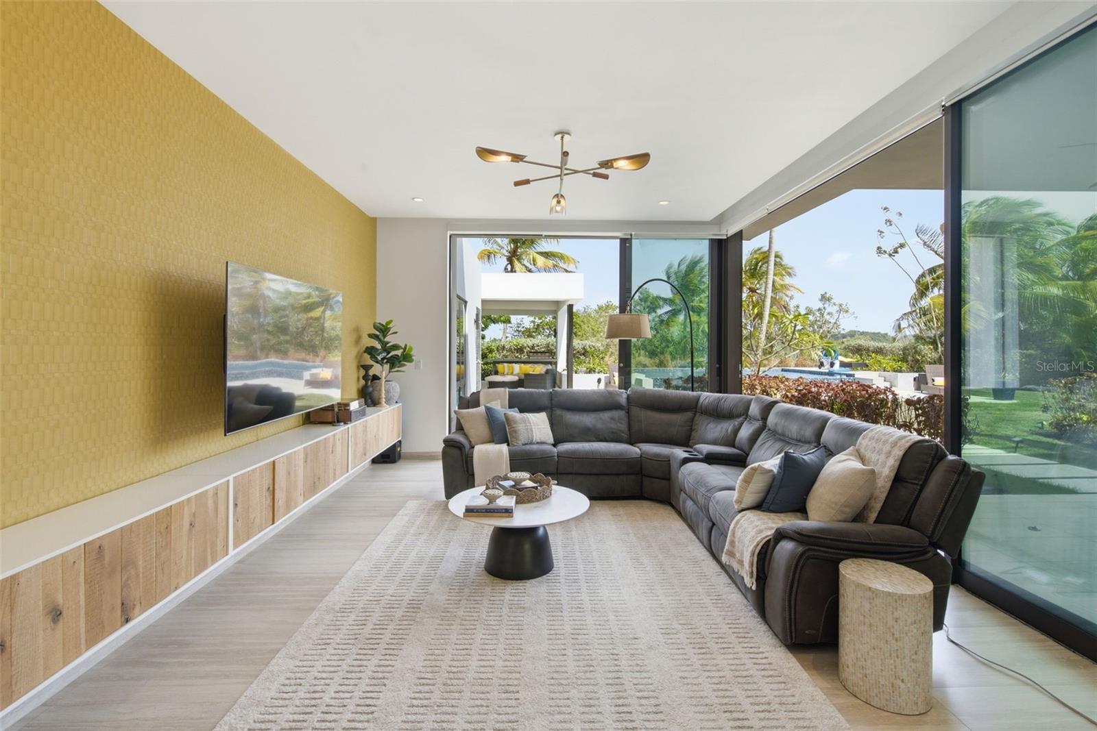 THE ENCLAVE - Residential
