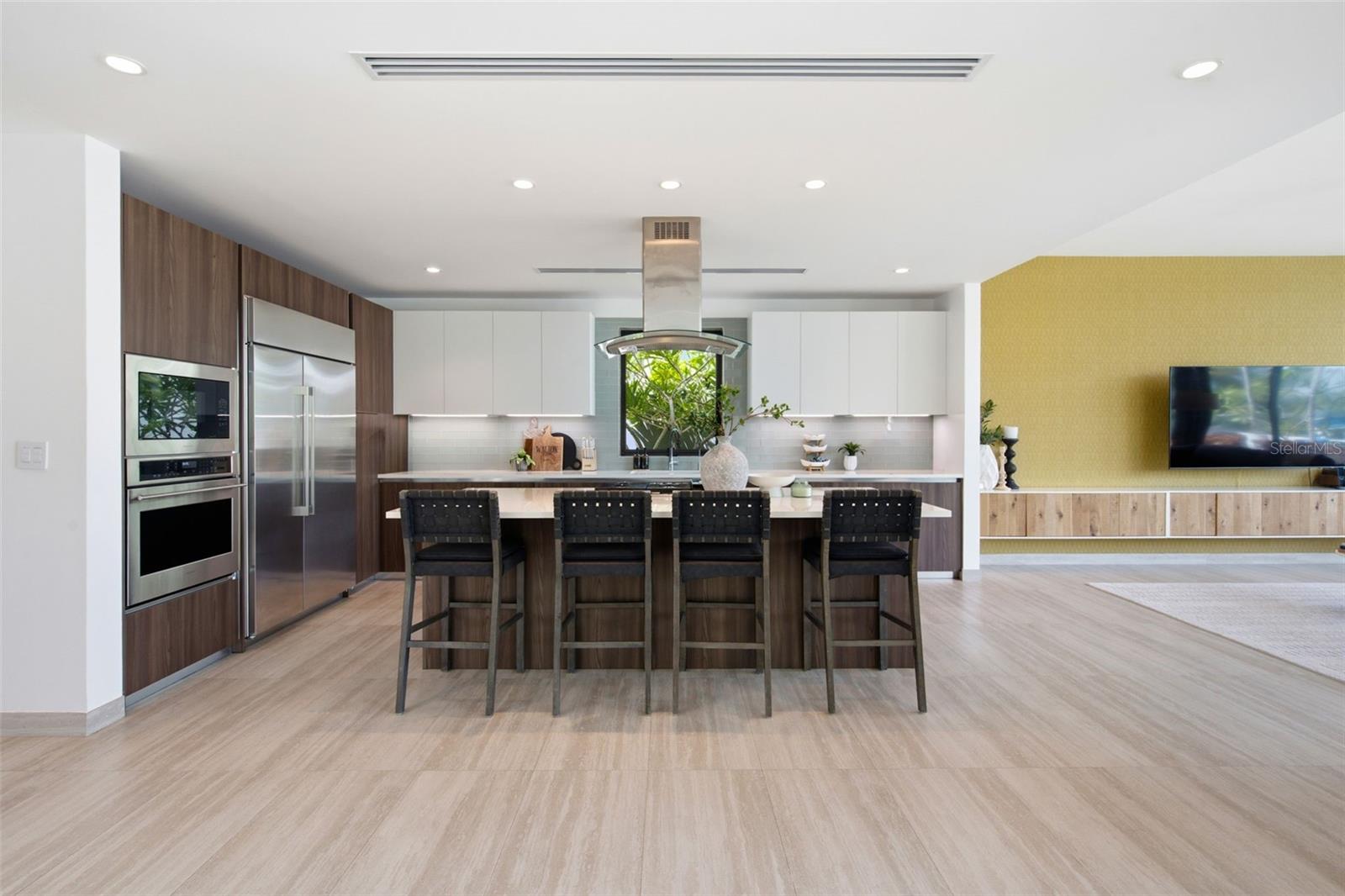 THE ENCLAVE - Residential