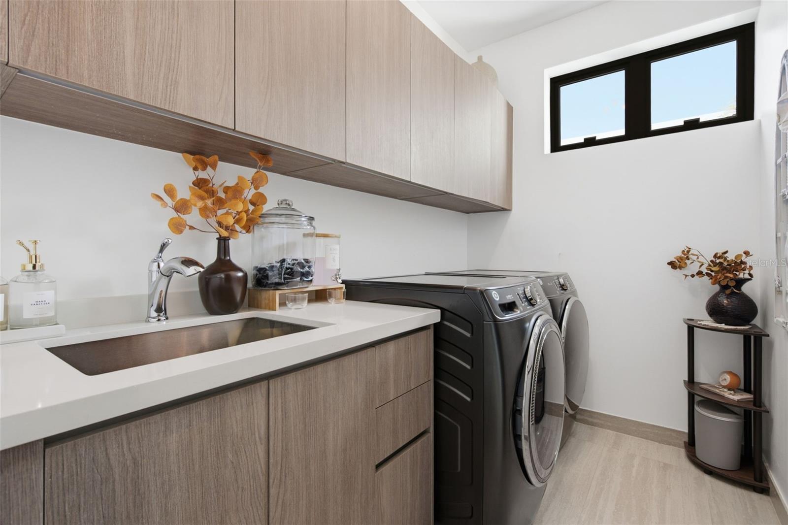 THE ENCLAVE - Residential