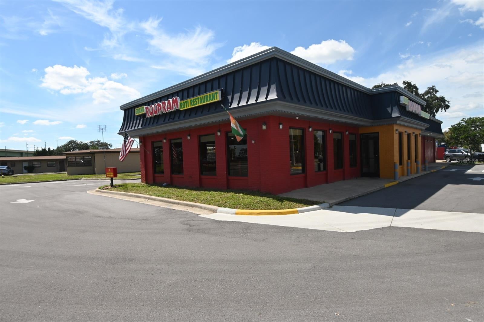 PARKWAY CENTER PH 02 - Commercial Sale
