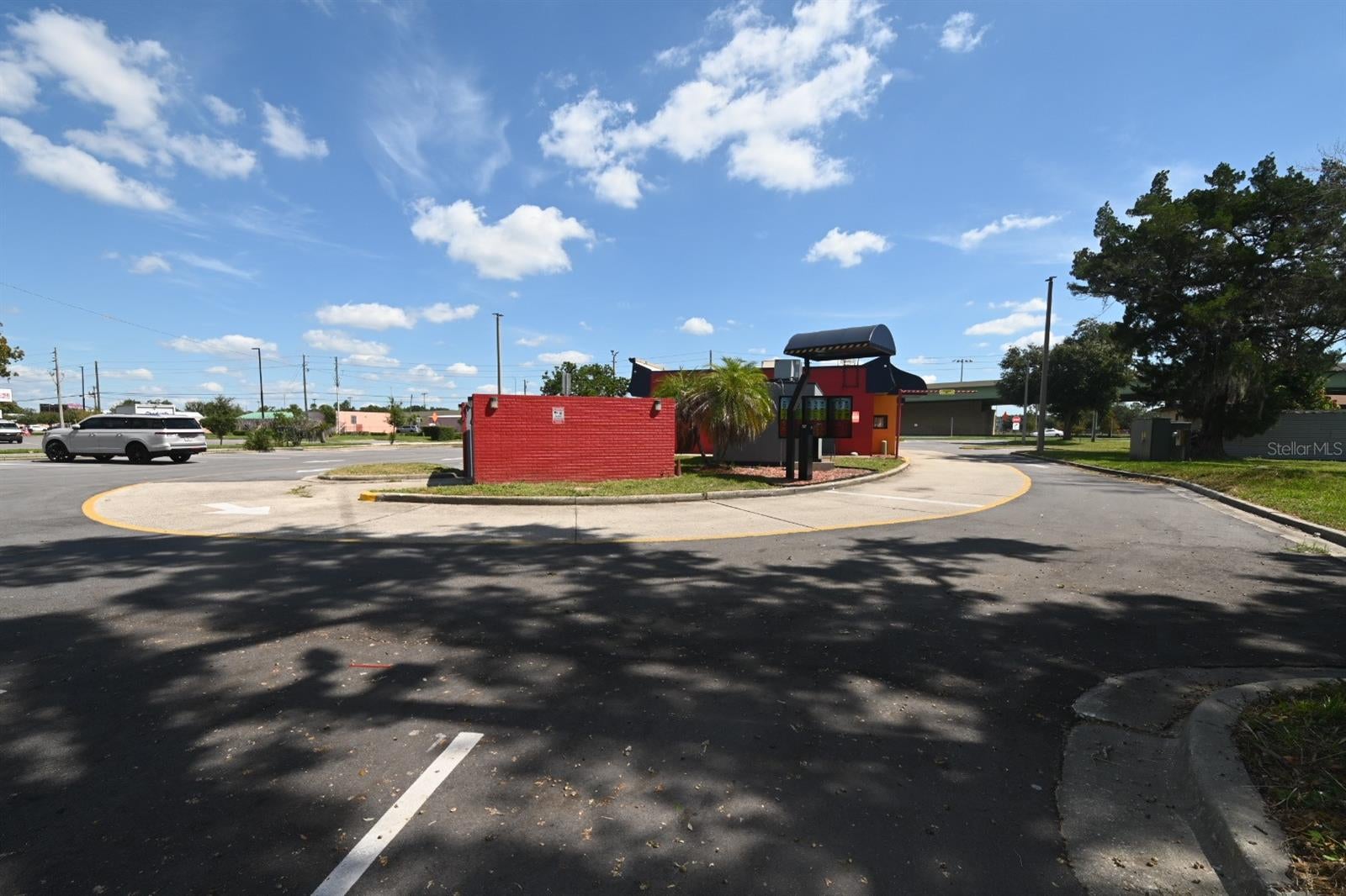 PARKWAY CENTER PH 02 - Commercial Sale