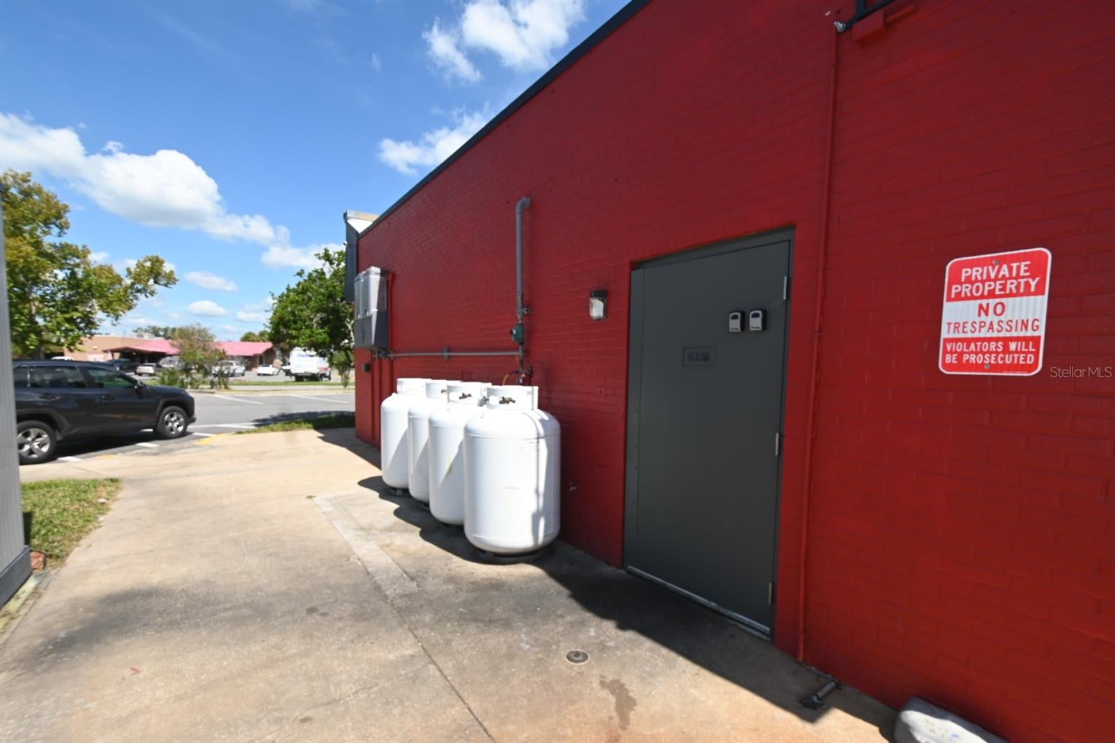 PARKWAY CENTER PH 02 - Commercial Sale