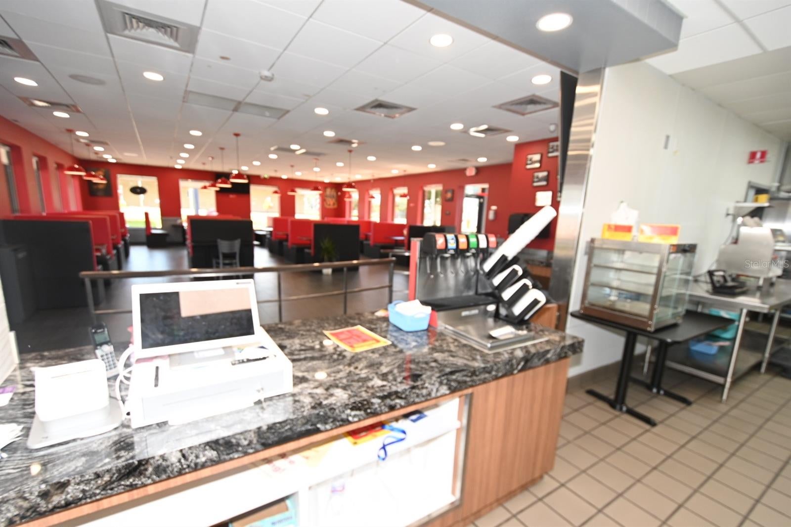 PARKWAY CENTER PH 02 - Commercial Sale