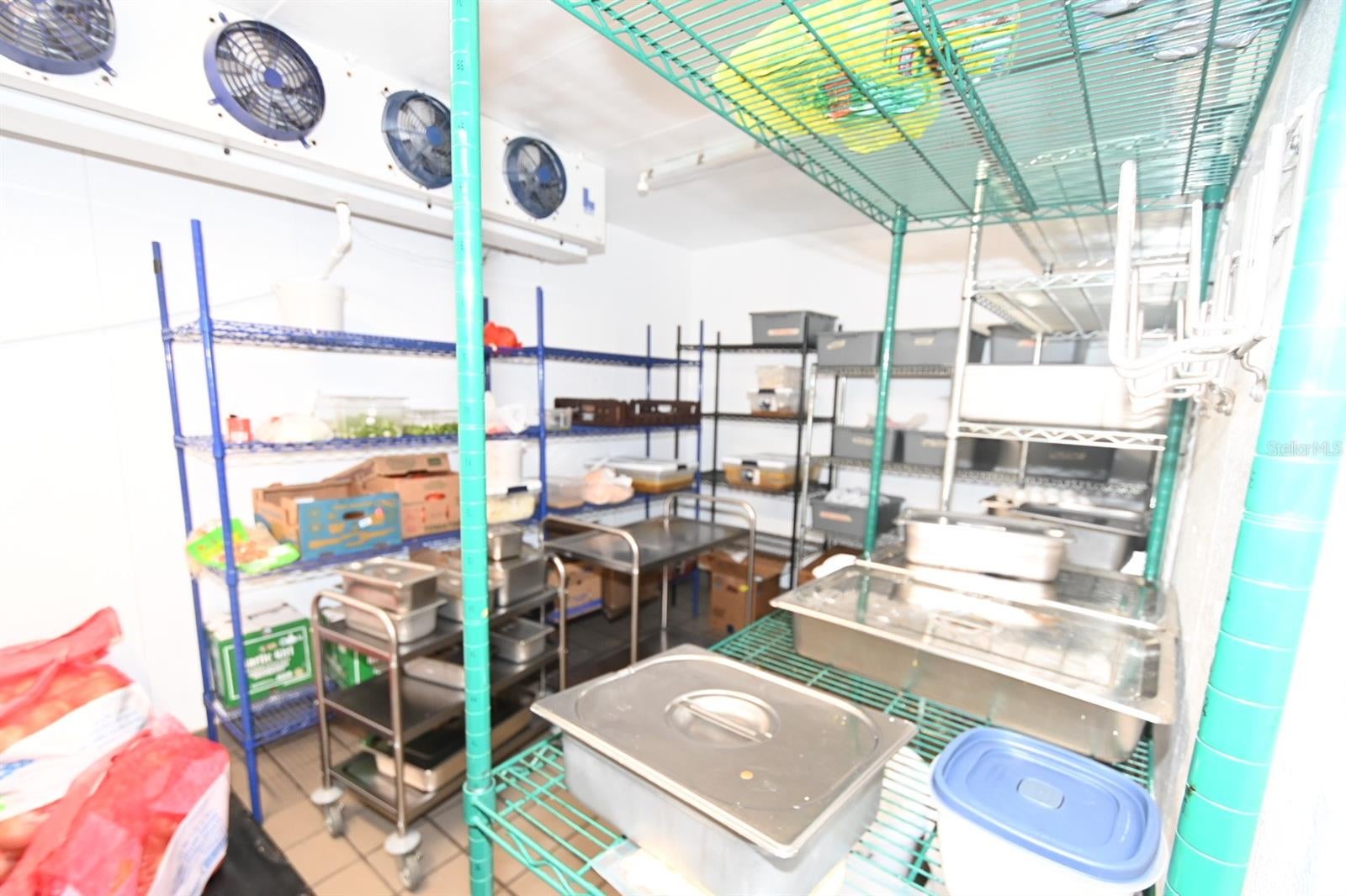 PARKWAY CENTER PH 02 - Commercial Sale