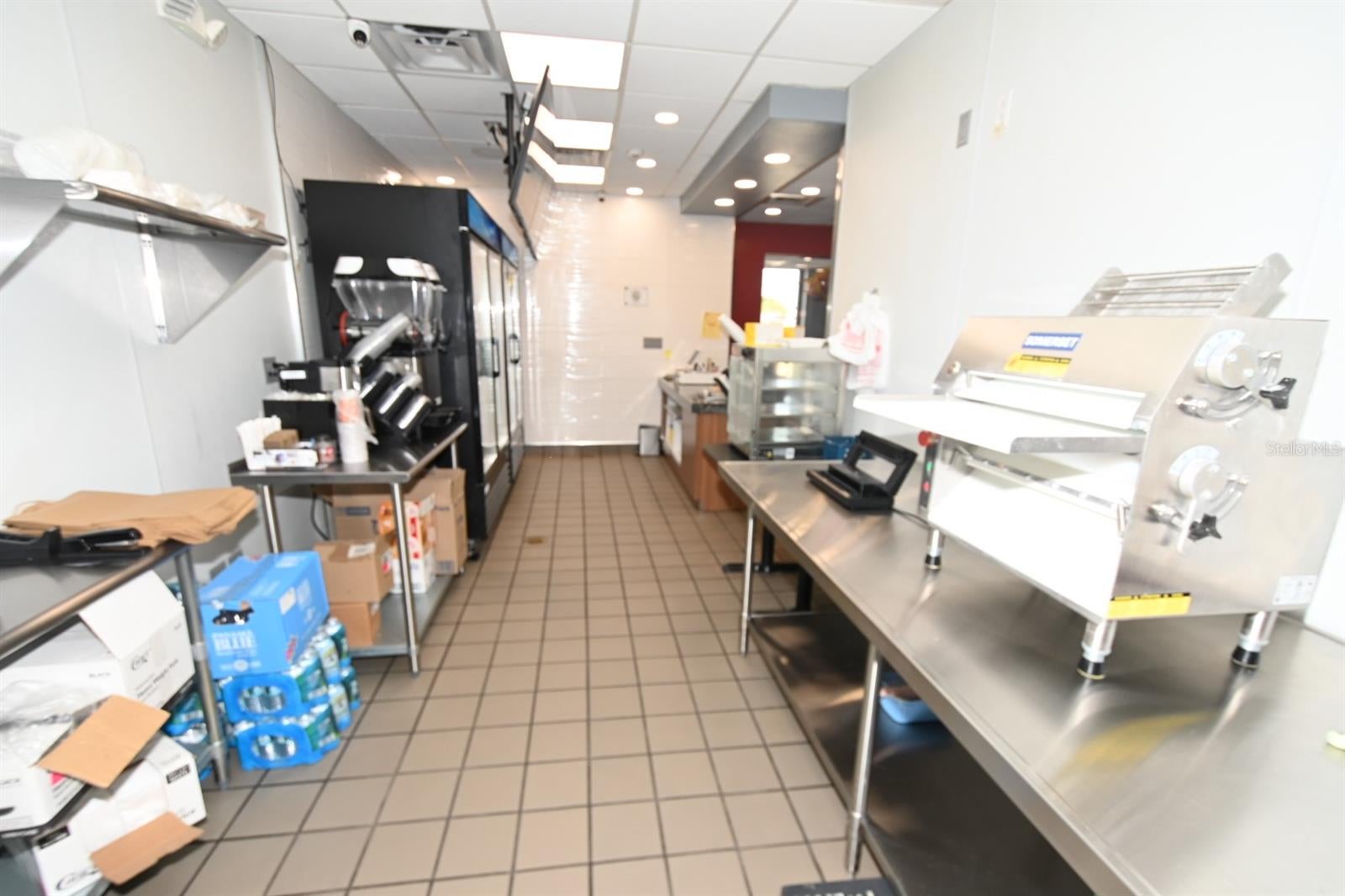 PARKWAY CENTER PH 02 - Commercial Sale