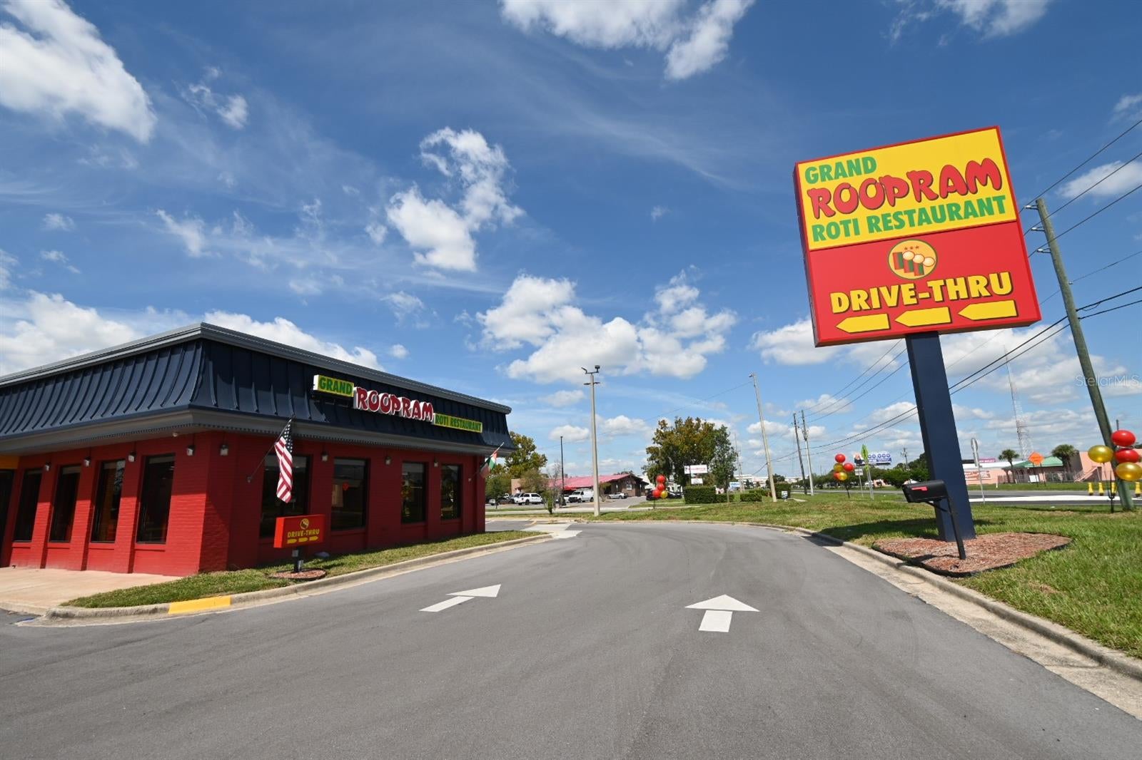 We are pleased to present this STAND-ALONE RESTAURANT BUILDING for sale!

Excellent location at John Young Parkway and Lee Road

3,773 SF Stand Alone buulding with drive-thru, on .93 Acre lot - Fully Renovated, the Seller's have spent over $1 MILLION on the building including a new roof, new HVAC, new electrical, new plumbing, light fixtures, tables/benches bathrooms, and new asphalt parking lot.

The restaurant is vacant and ready as of 9/28/2026!!!!