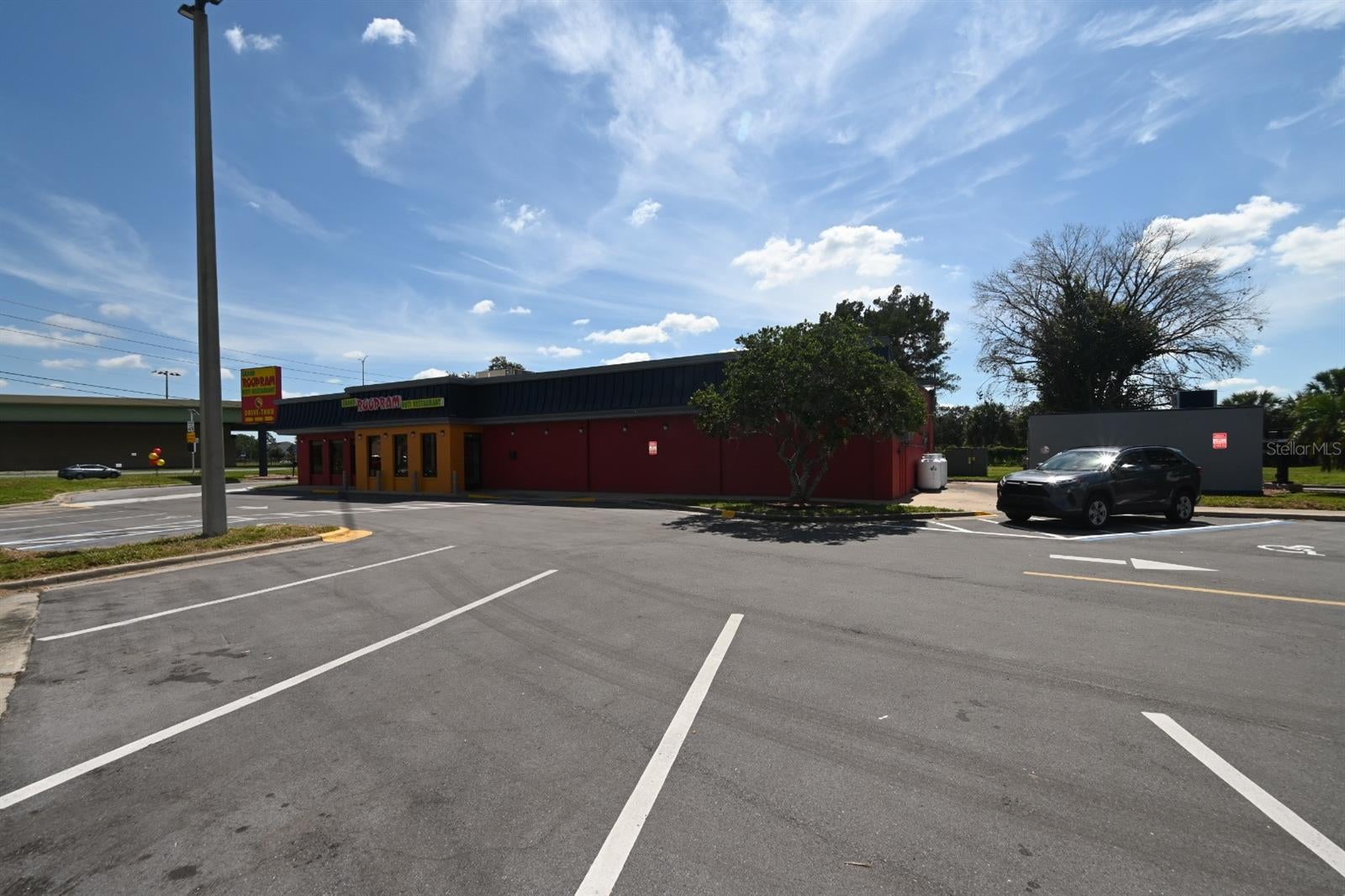 PARKWAY CENTER PH 02 - Commercial Sale
