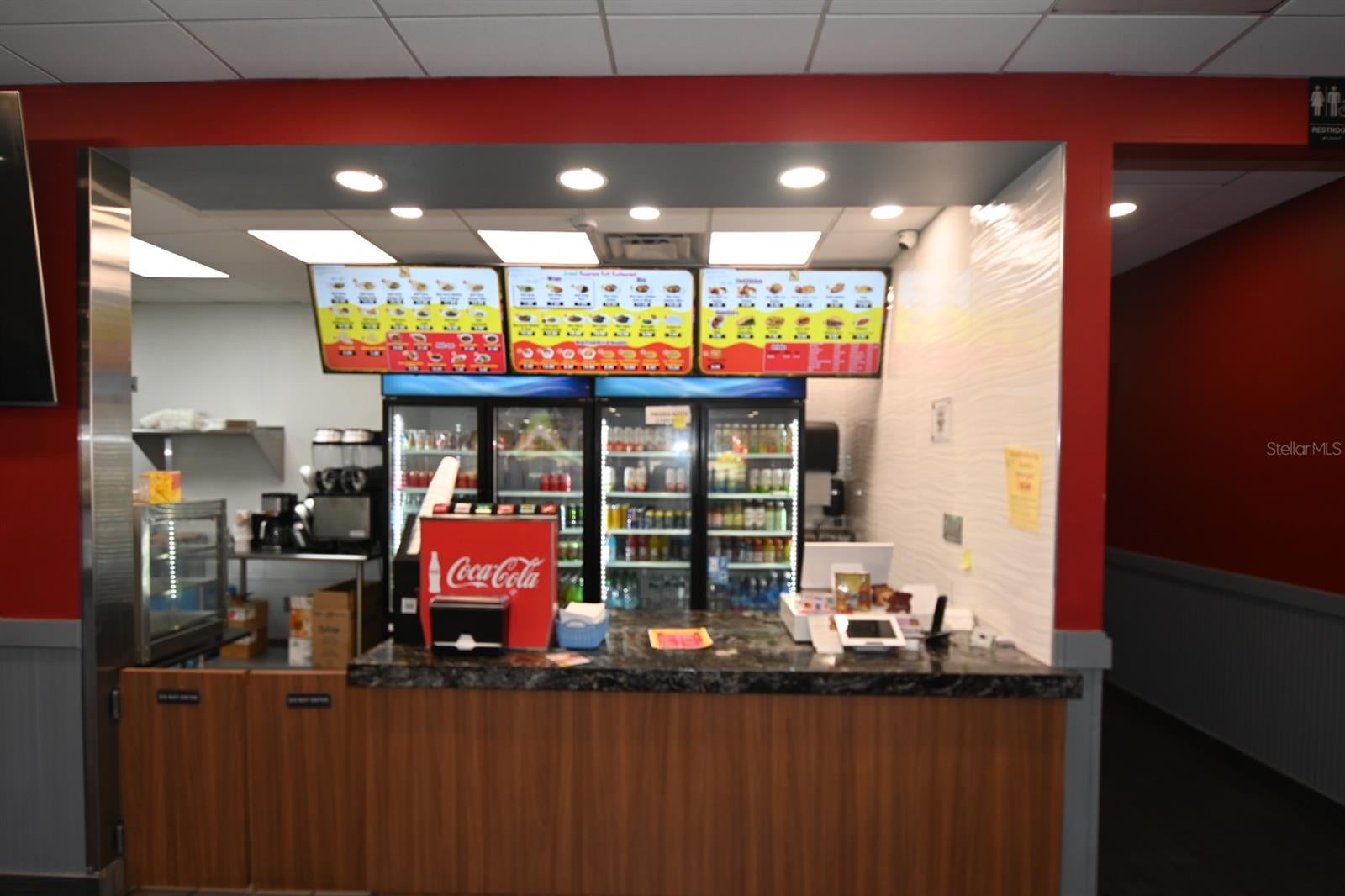 PARKWAY CENTER PH 02 - Commercial Sale