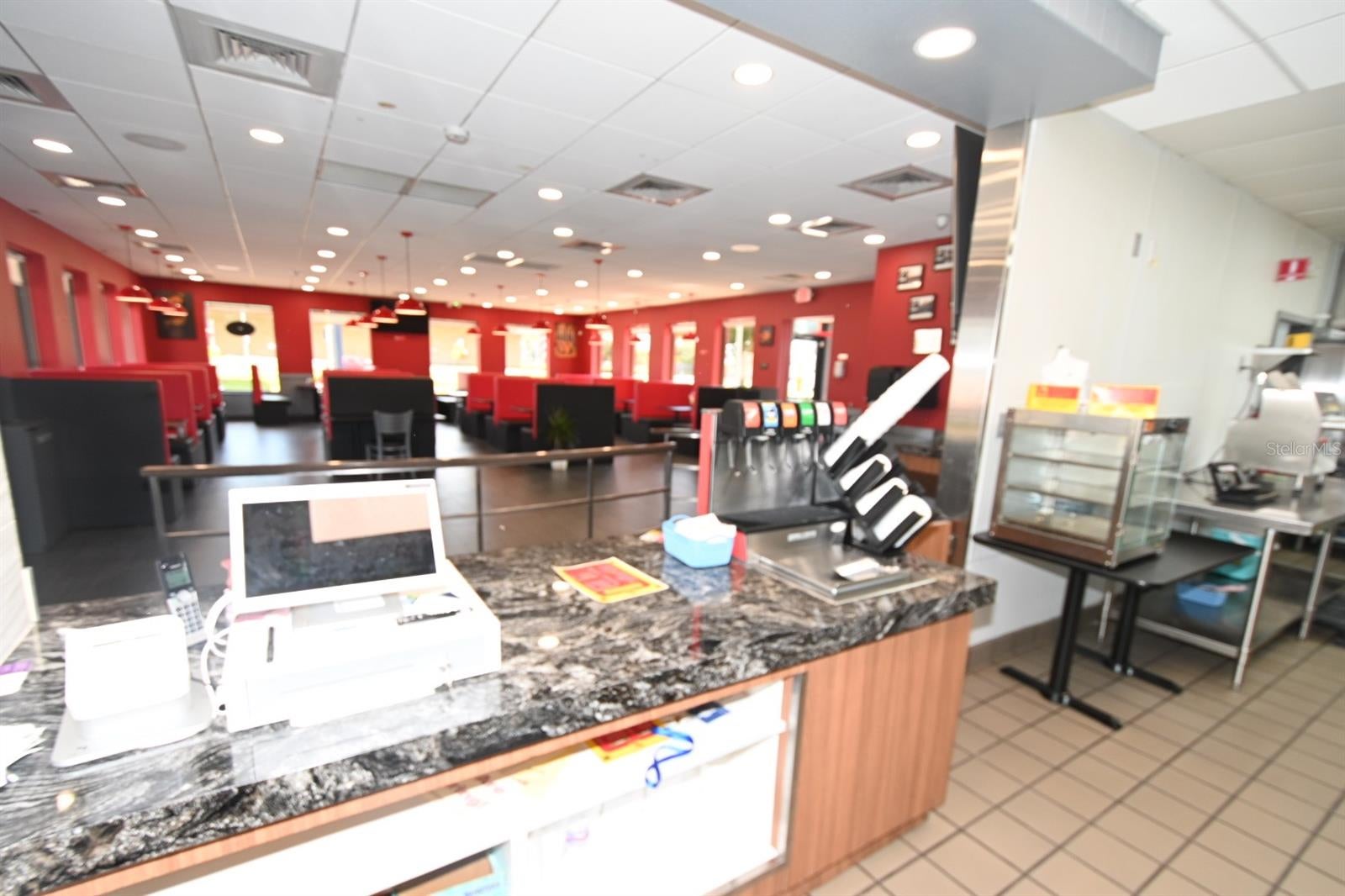 PARKWAY CENTER PH 02 - Commercial Sale
