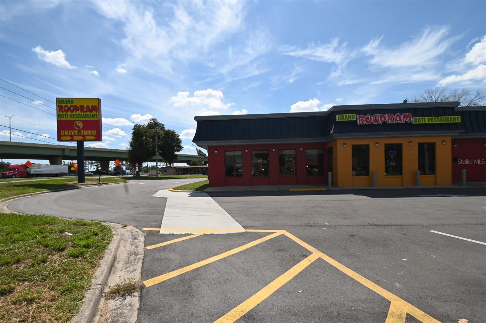 PARKWAY CENTER PH 02 - Commercial Sale