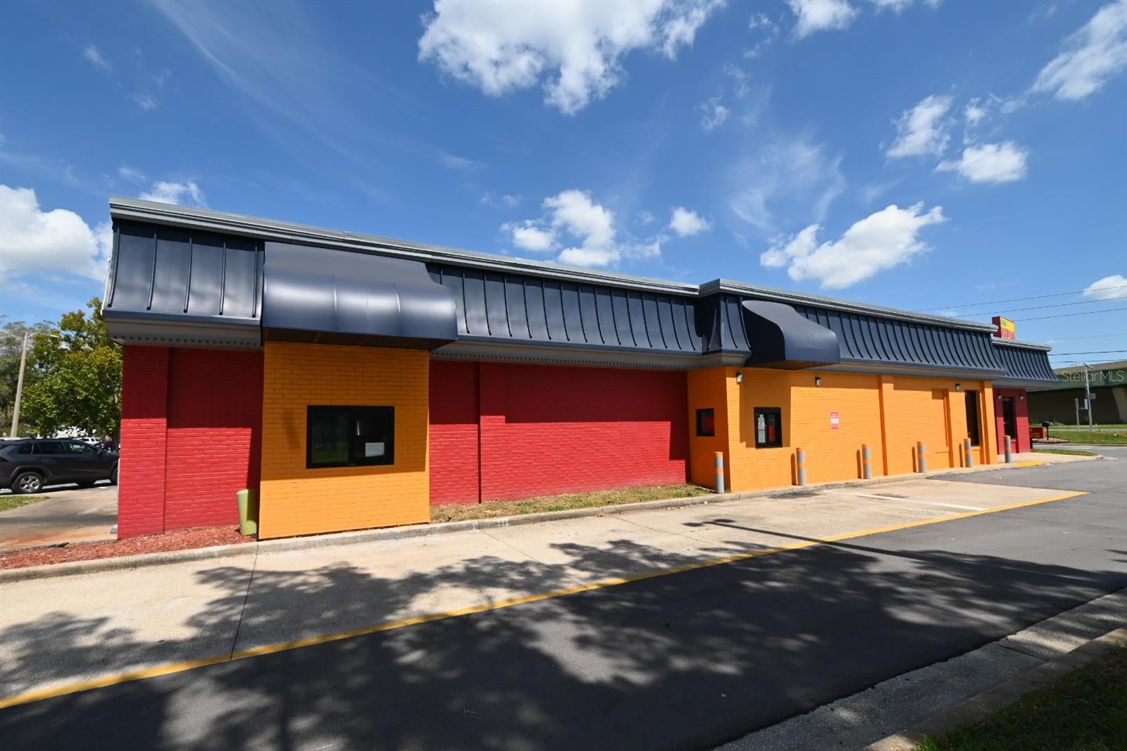 PARKWAY CENTER PH 02 - Commercial Sale