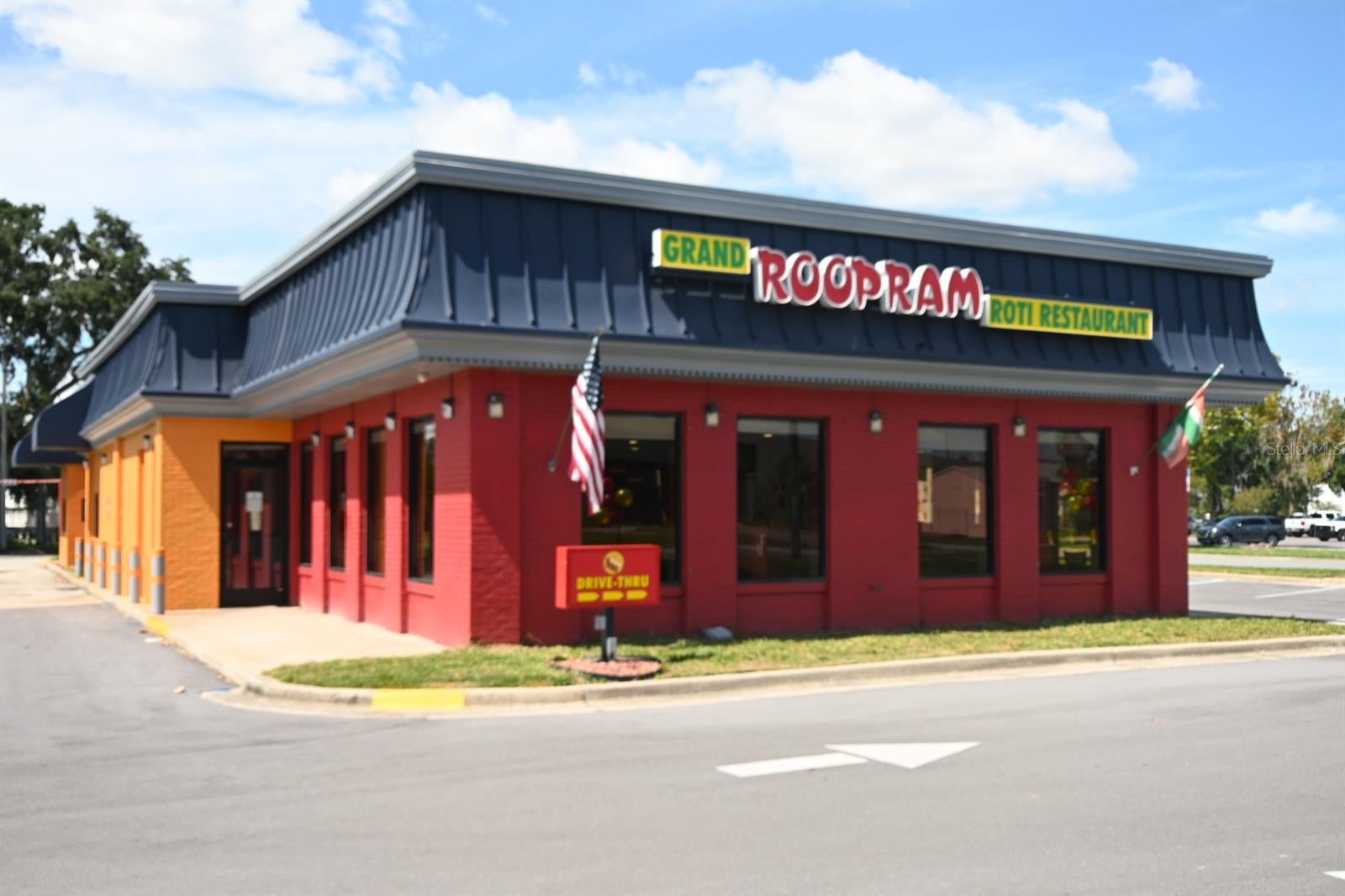 PARKWAY CENTER PH 02 - Commercial Sale