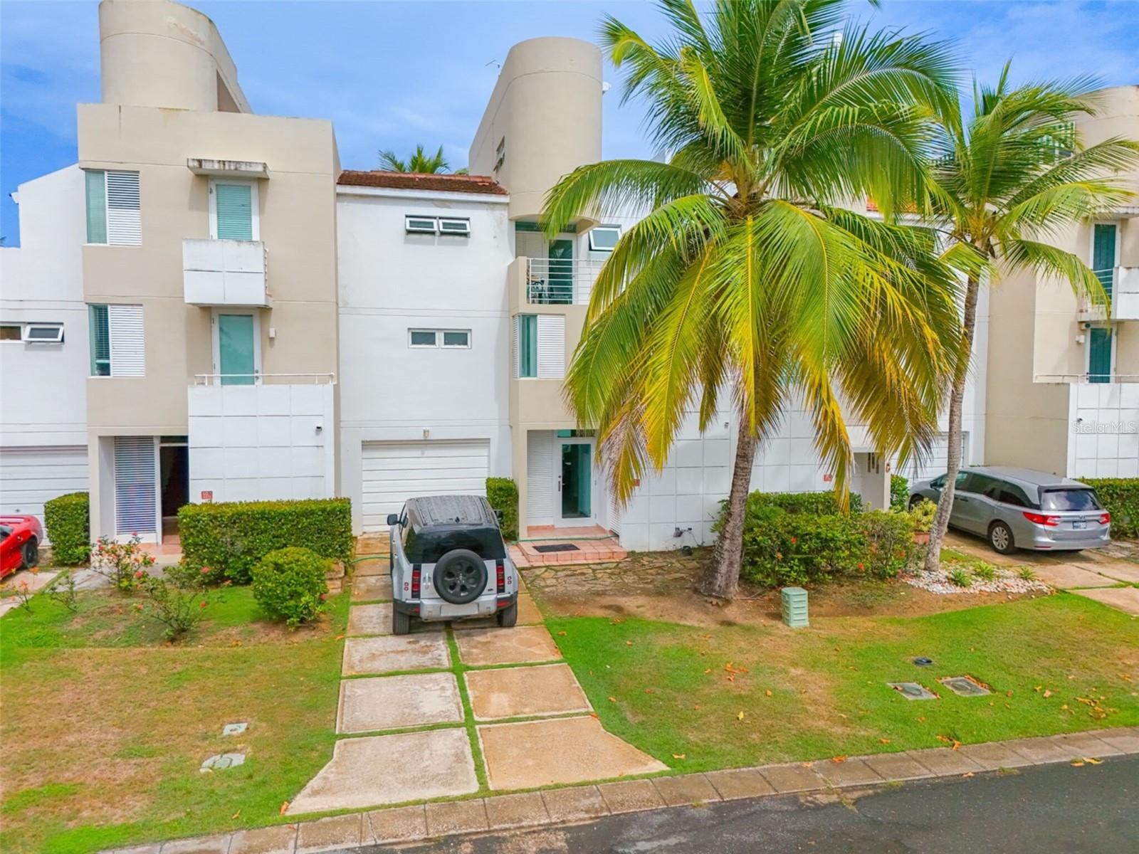 VILLAS DE GOLF ESTE - Residential