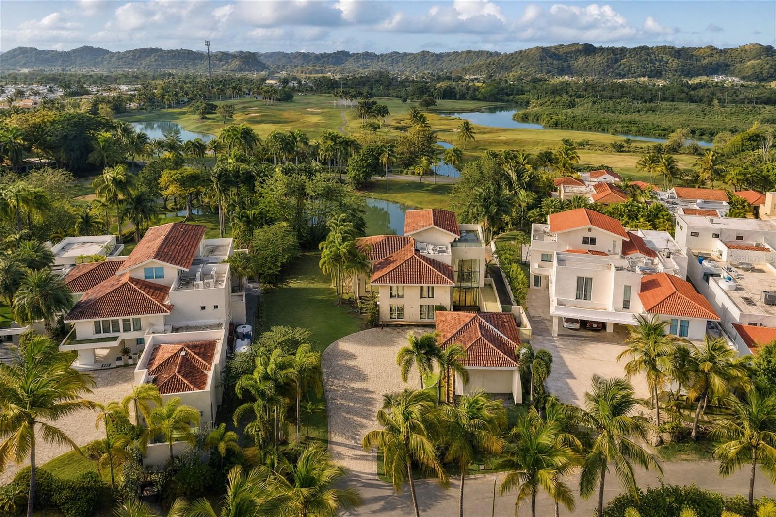 DORADO BEACH EAST - Residential