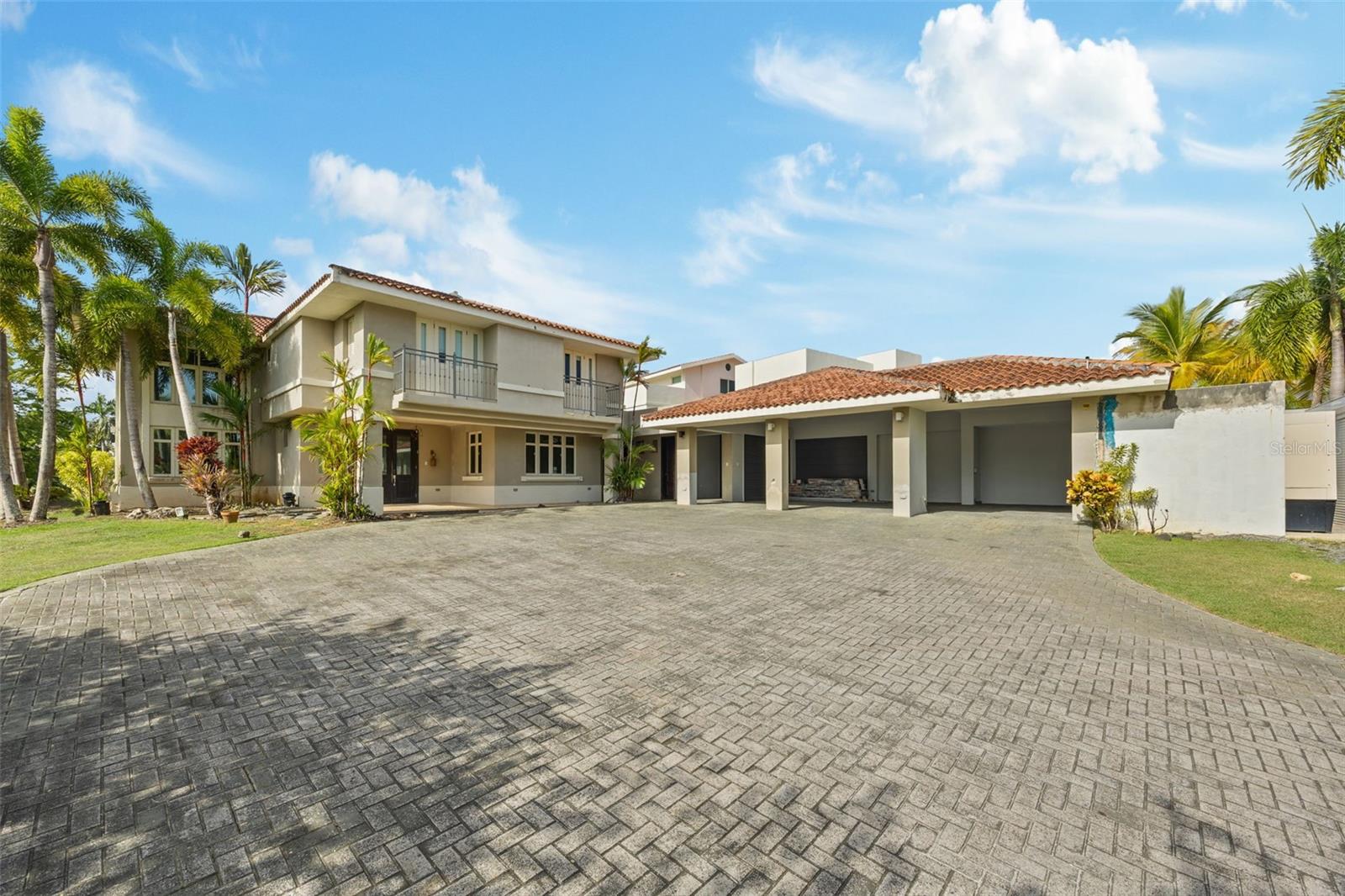 DORADO BEACH EAST - Residential