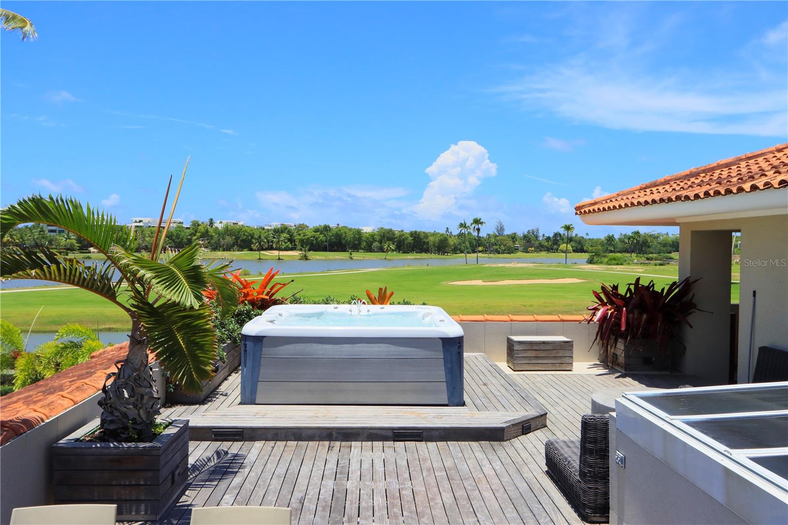 THE GREENS VILLAS AT DORADO BEACH - Residential
