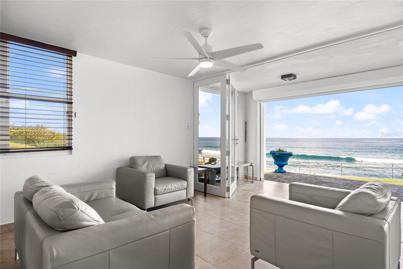 CONDOMINIO COSTA DORADA - Residential
