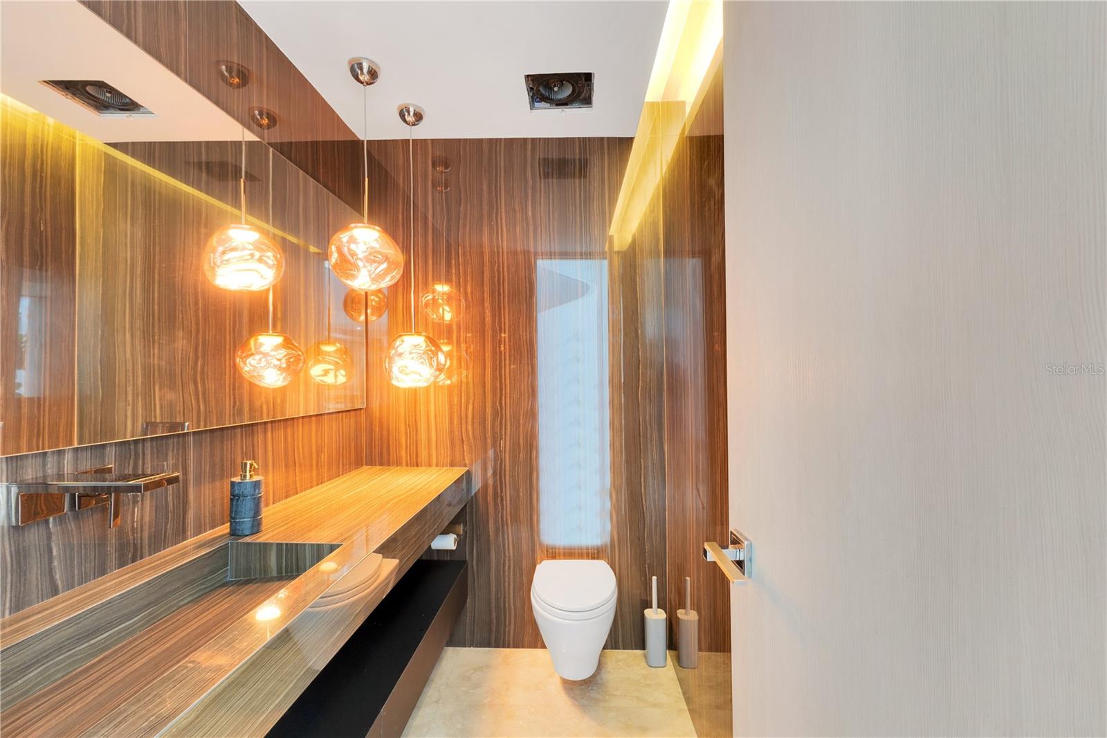 URB. DORADO BEACH EAST - Residential
