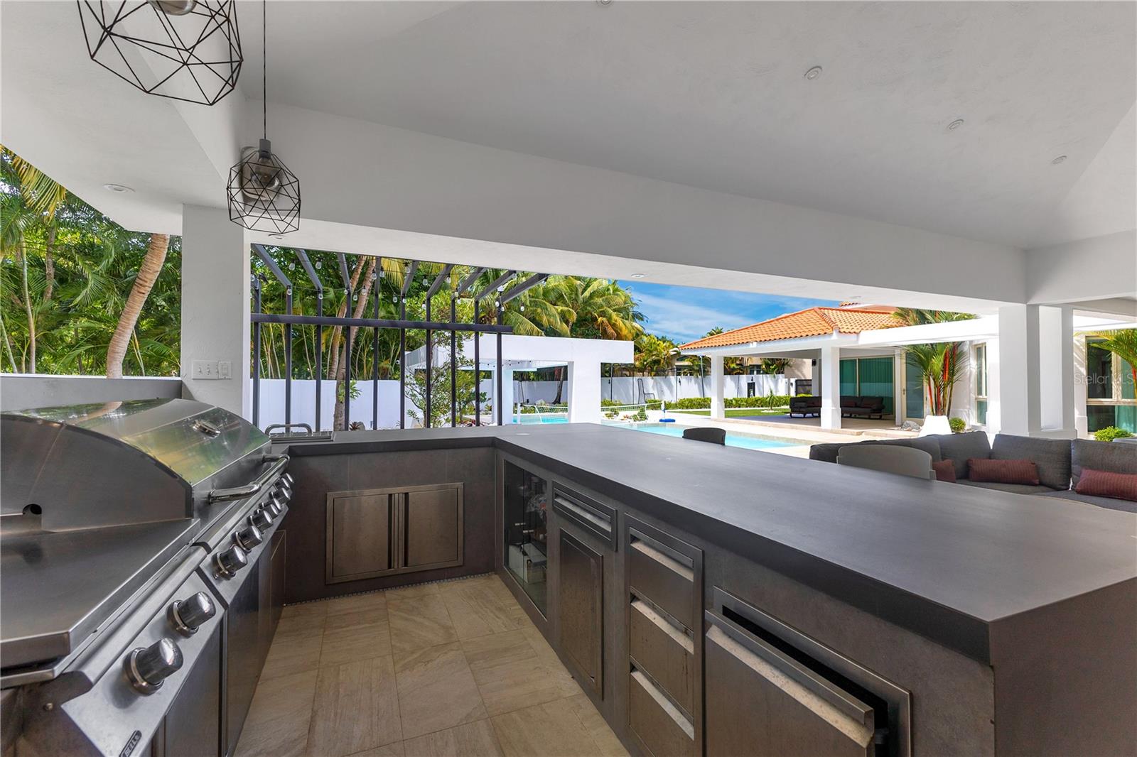 URB. DORADO BEACH EAST - Residential