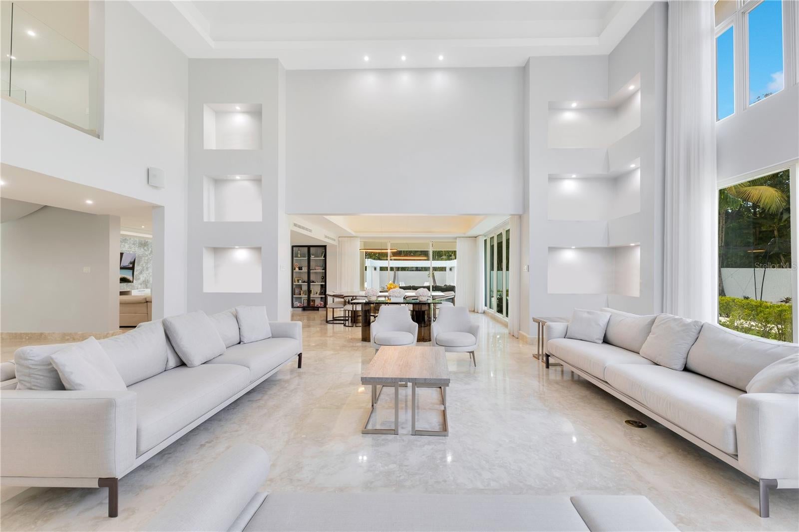 URB. DORADO BEACH EAST - Residential
