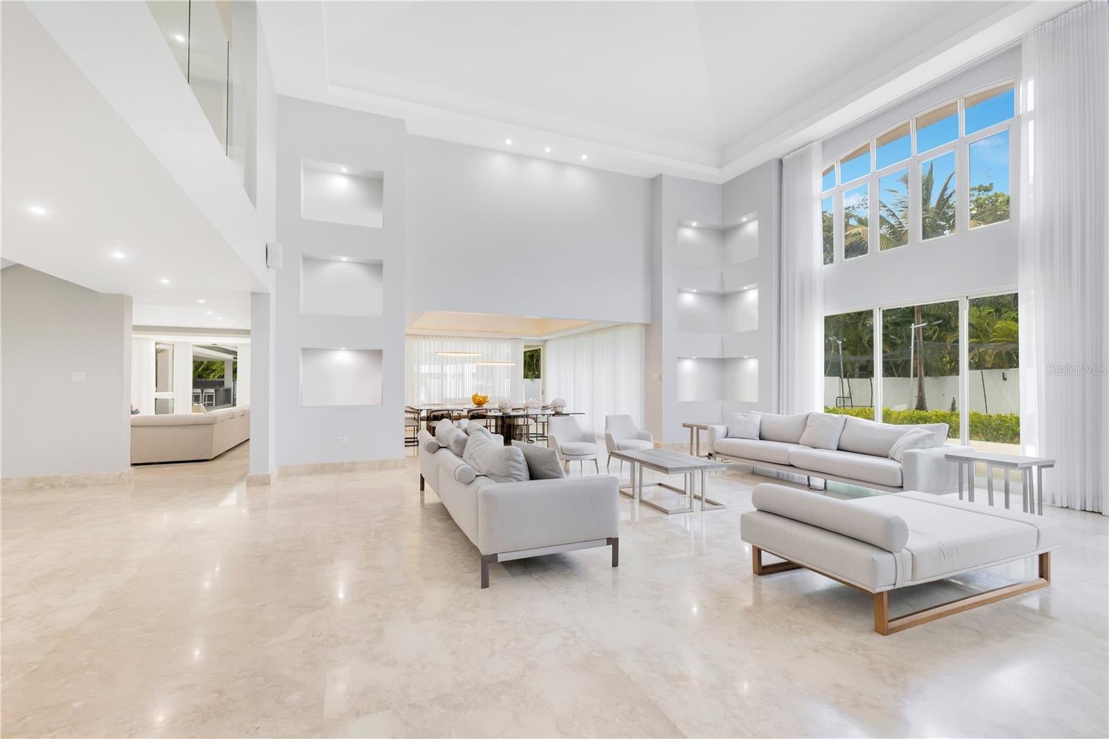 URB. DORADO BEACH EAST - Residential