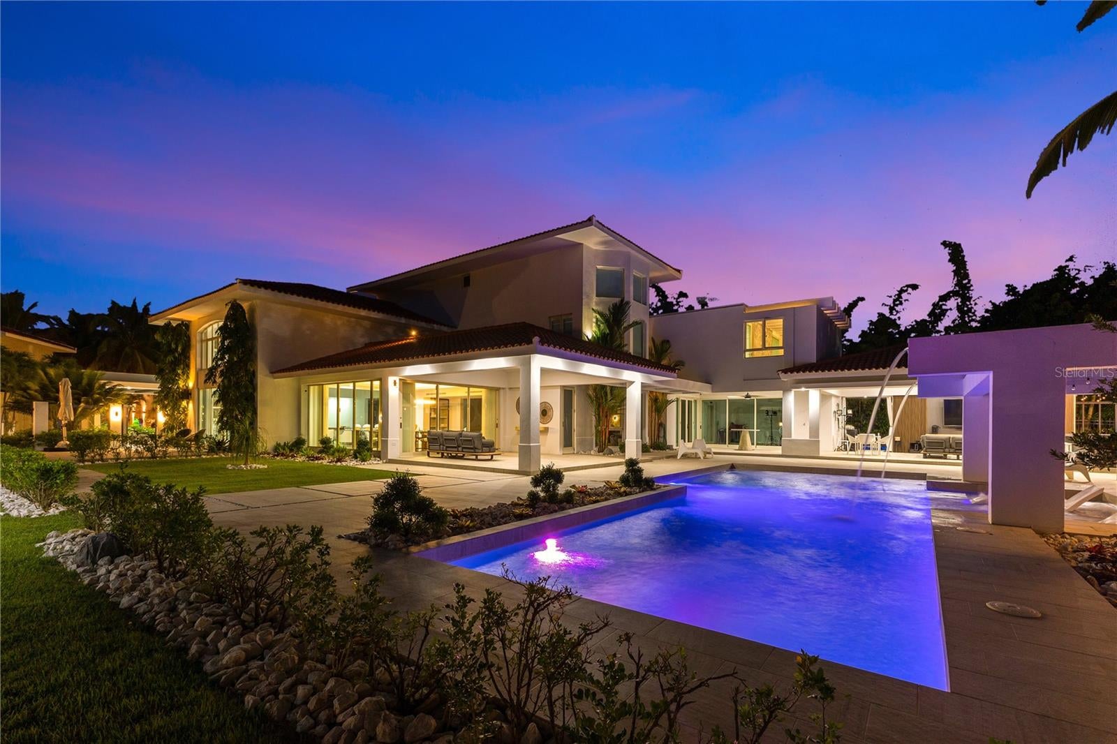 URB. DORADO BEACH EAST - Residential