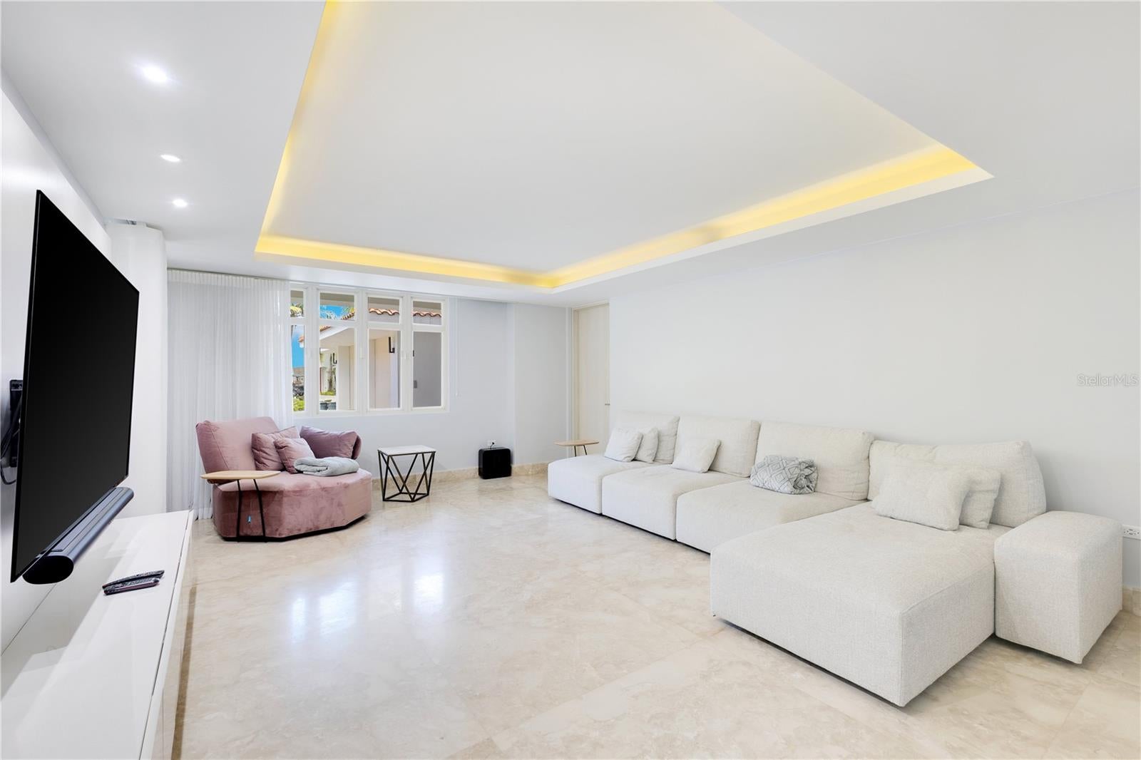URB. DORADO BEACH EAST - Residential