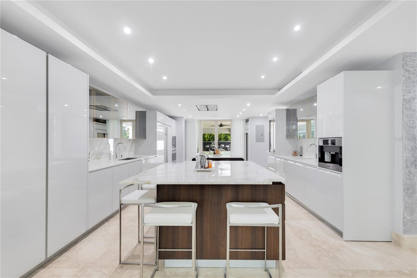URB. DORADO BEACH EAST - Residential
