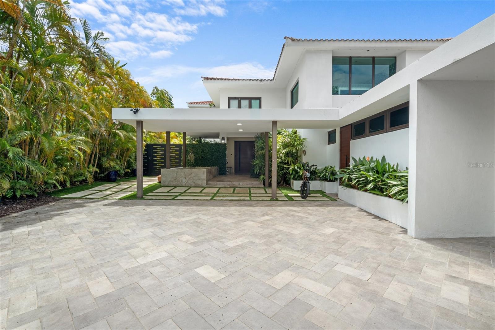 DORADO BEACH EAST - Residential