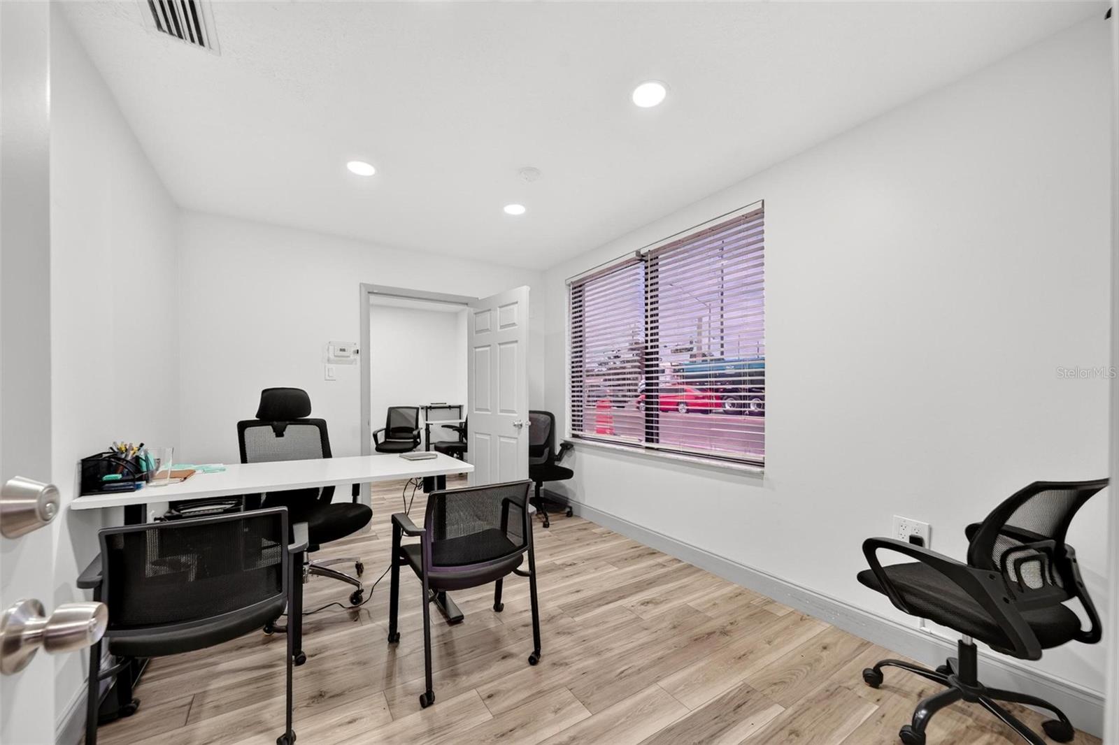 WEISSINGER - Commercial Sale