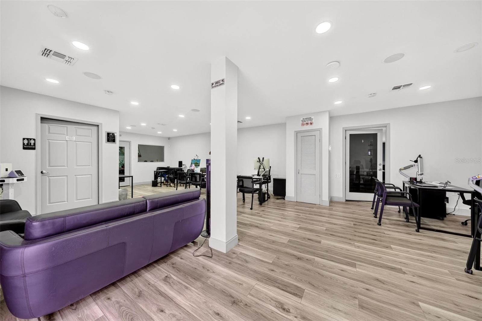 WEISSINGER - Commercial Sale