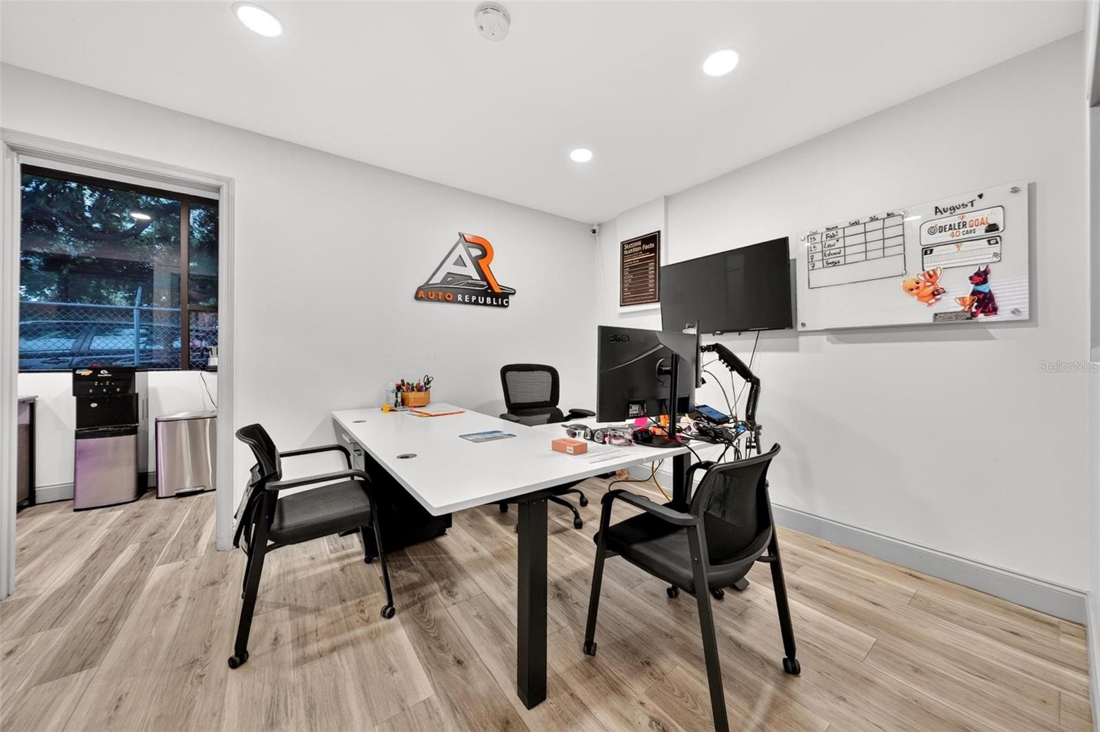 WEISSINGER - Commercial Sale