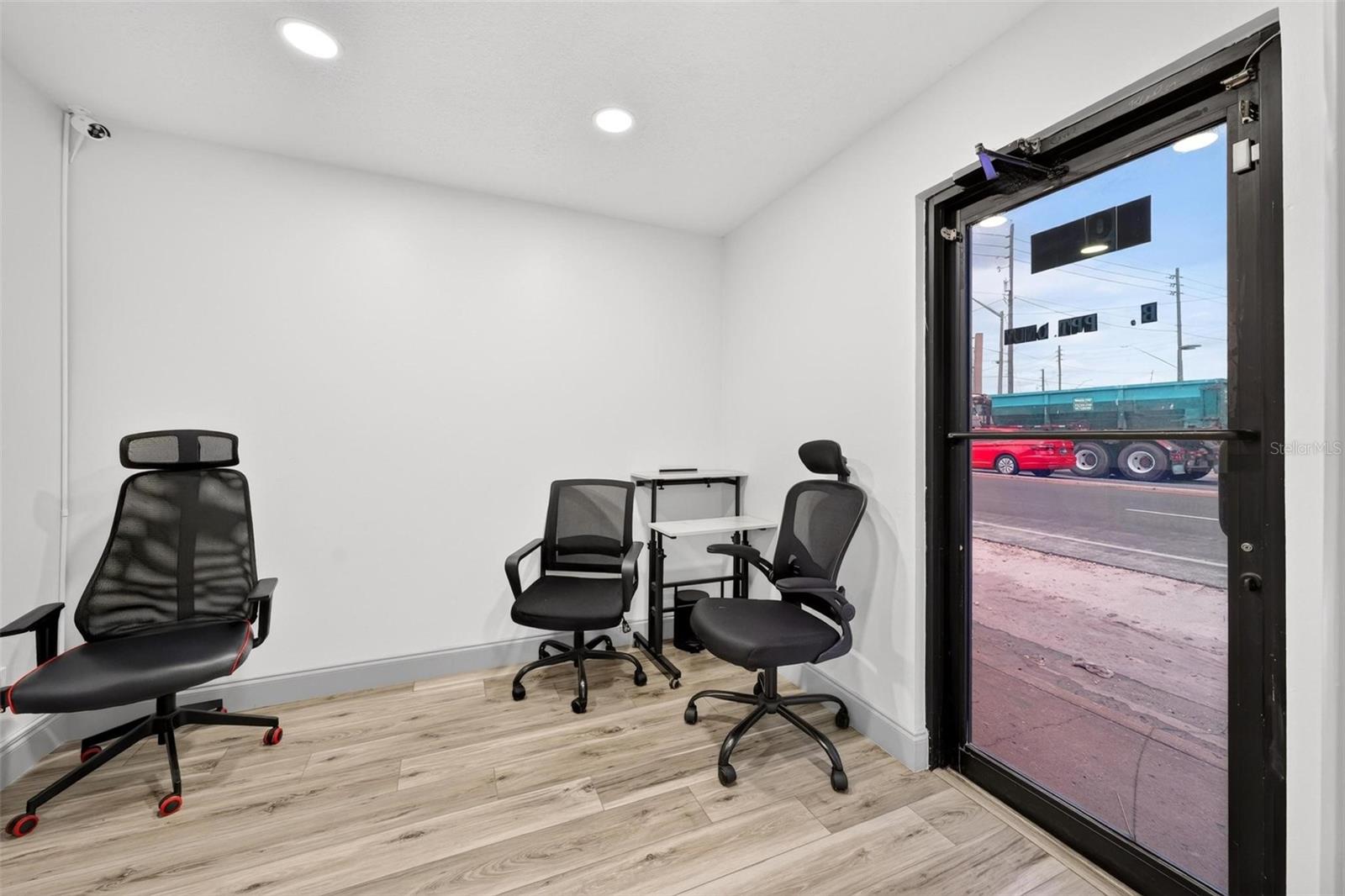WEISSINGER - Commercial Sale