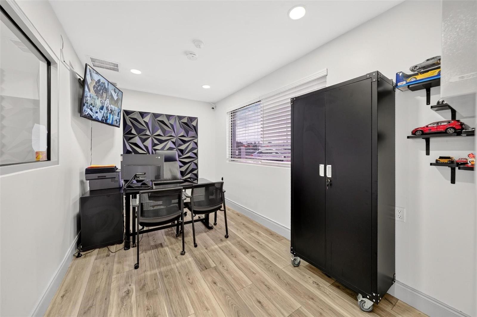 WEISSINGER - Commercial Sale