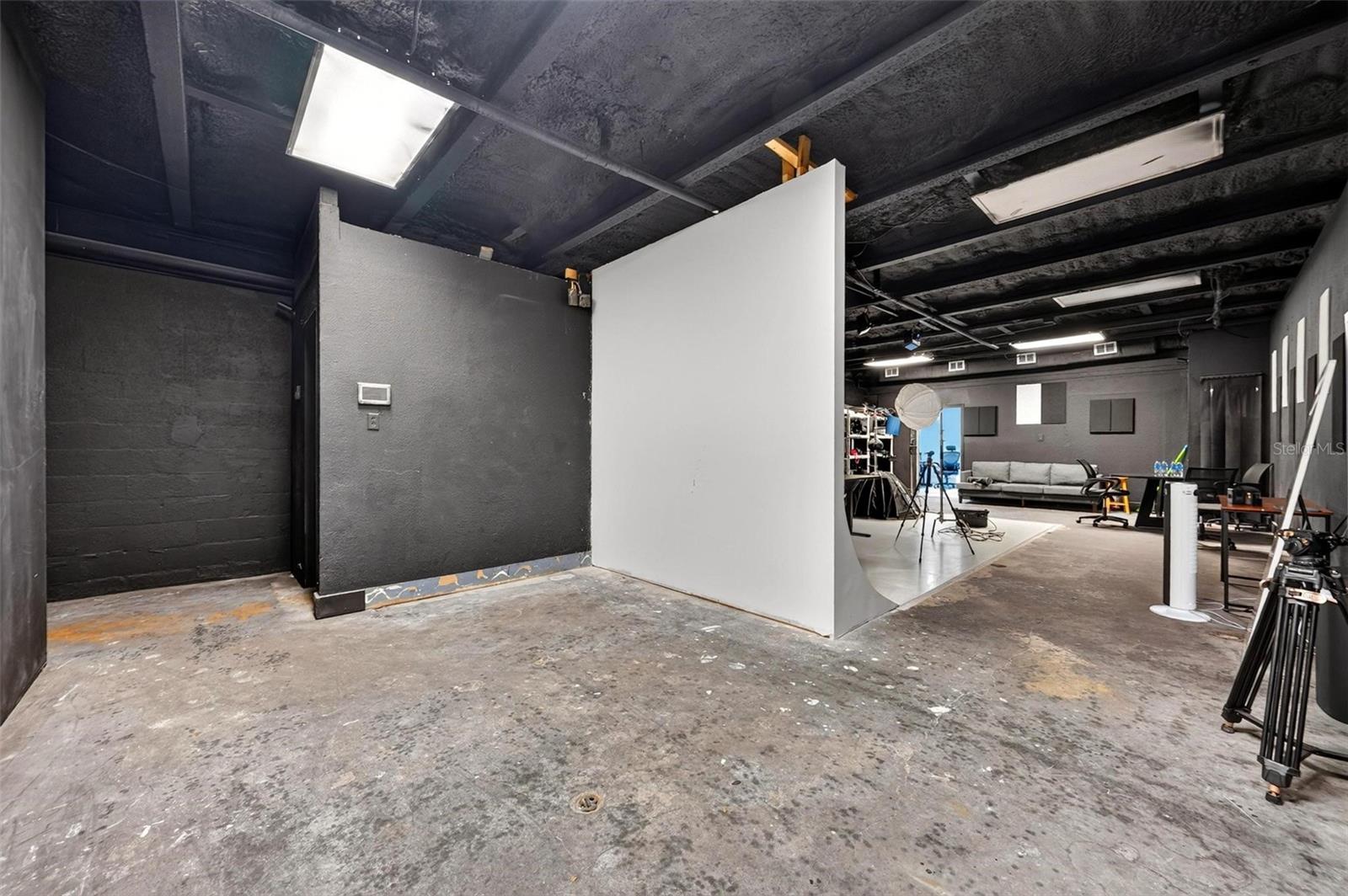 WEISSINGER - Commercial Sale