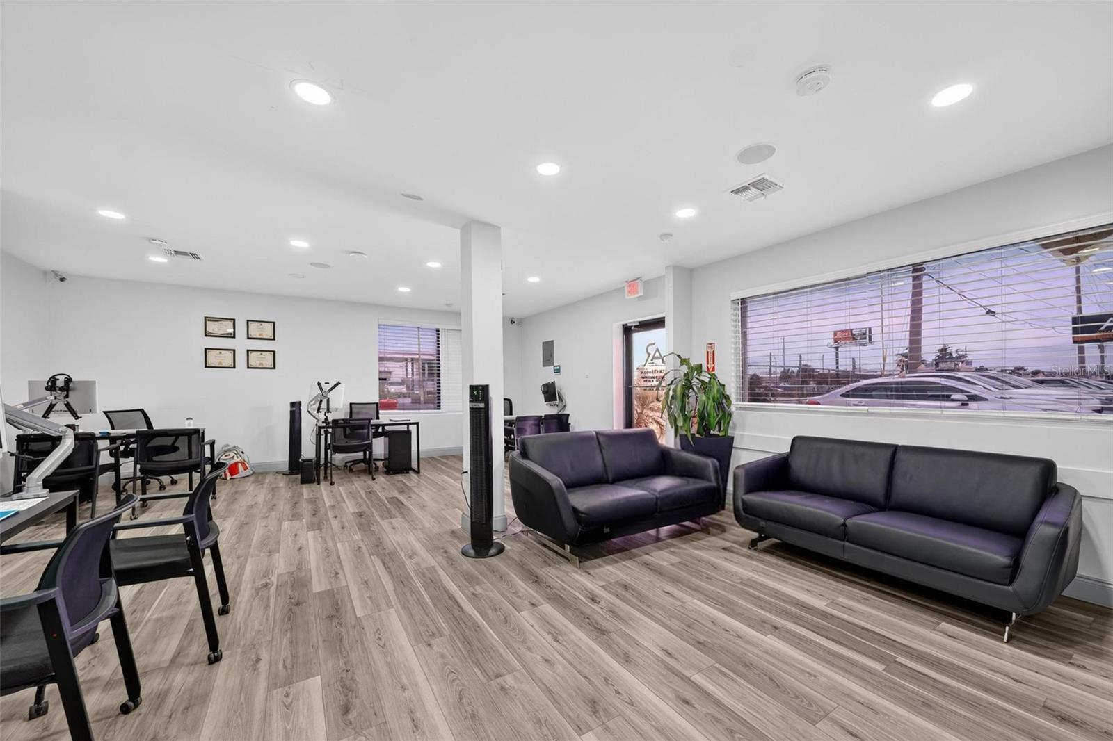 WEISSINGER - Commercial Sale