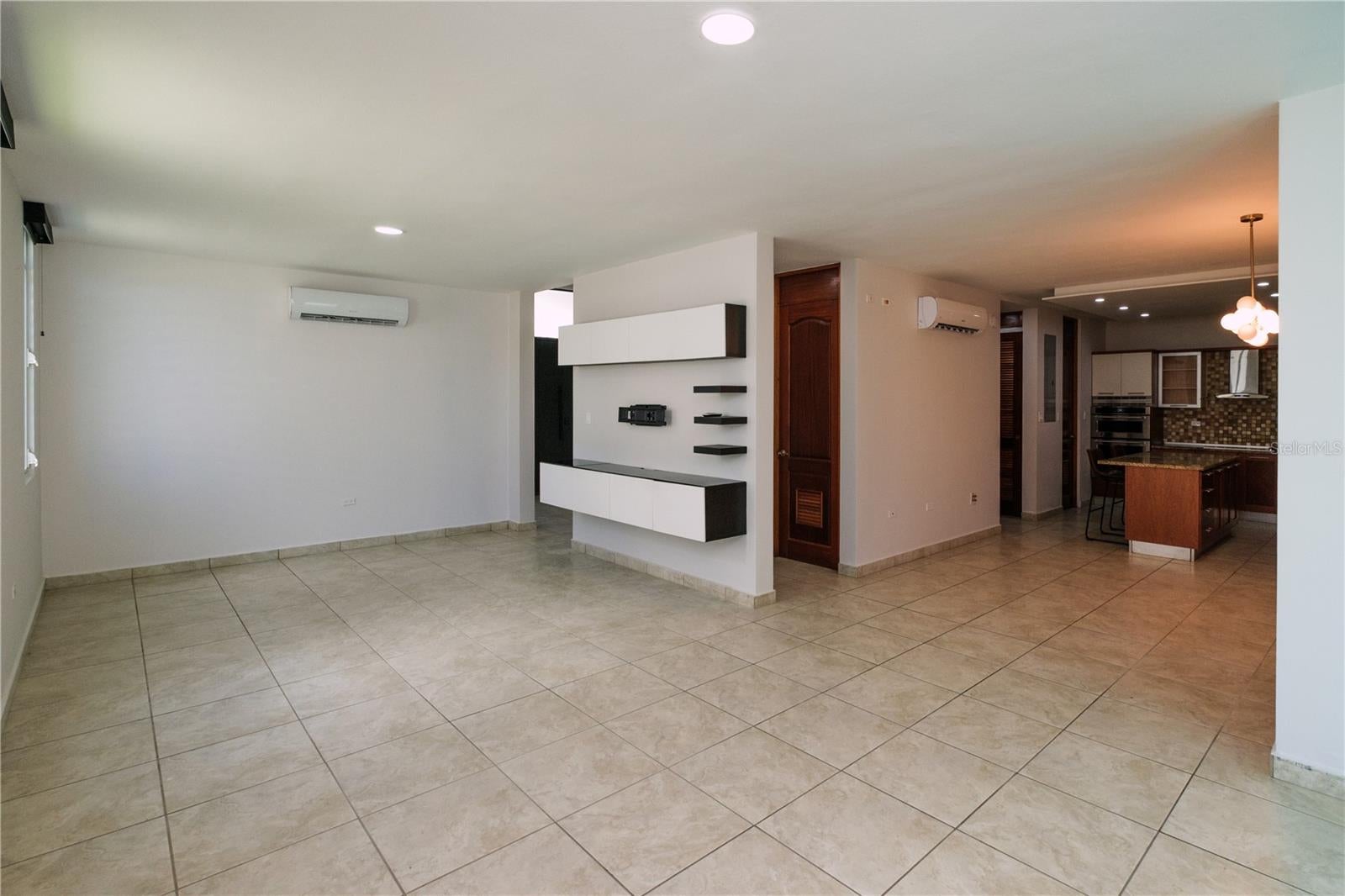 PASEO LOS CORALES II - Residential
