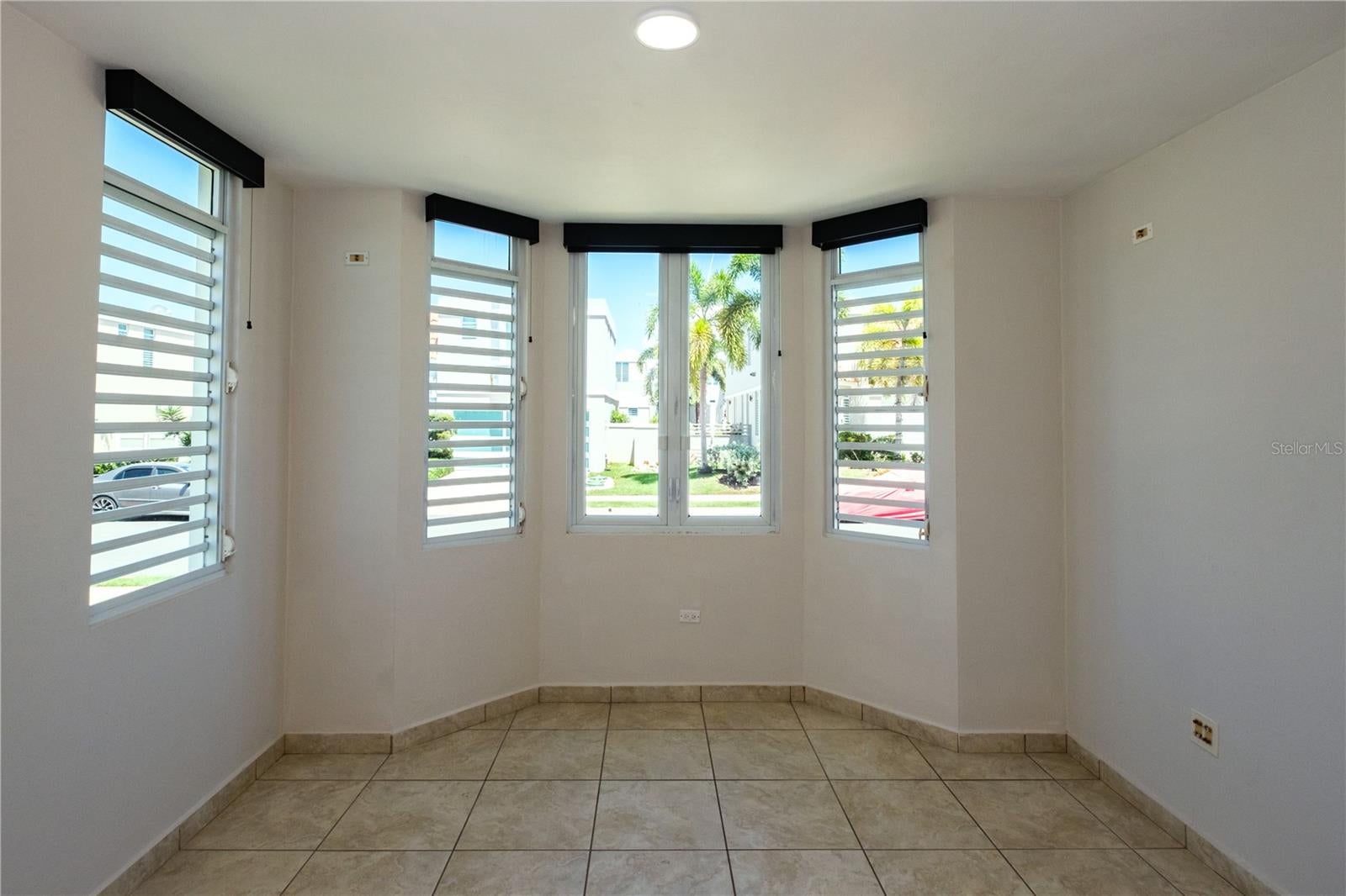 PASEO LOS CORALES II - Residential
