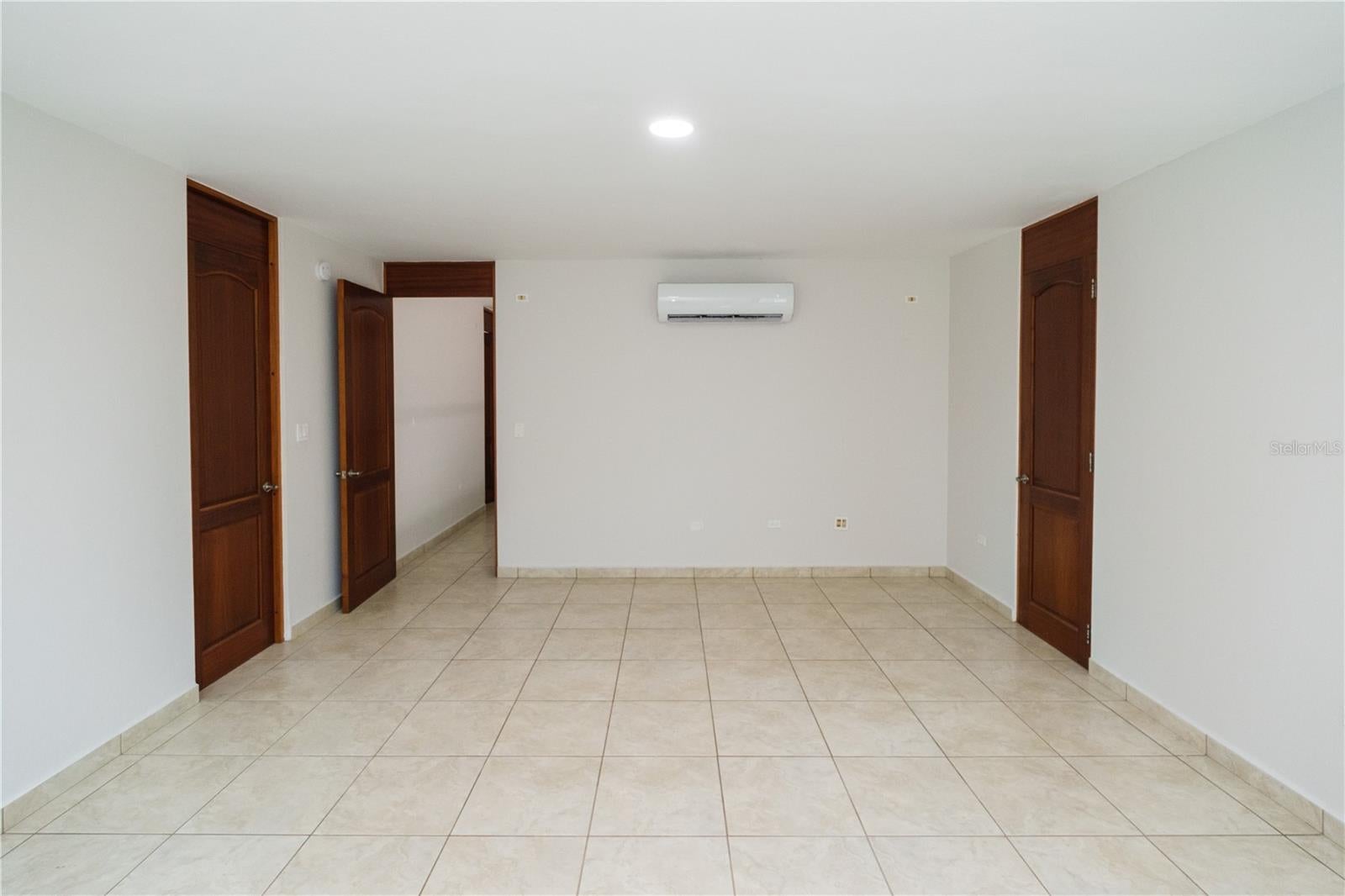 PASEO LOS CORALES II - Residential