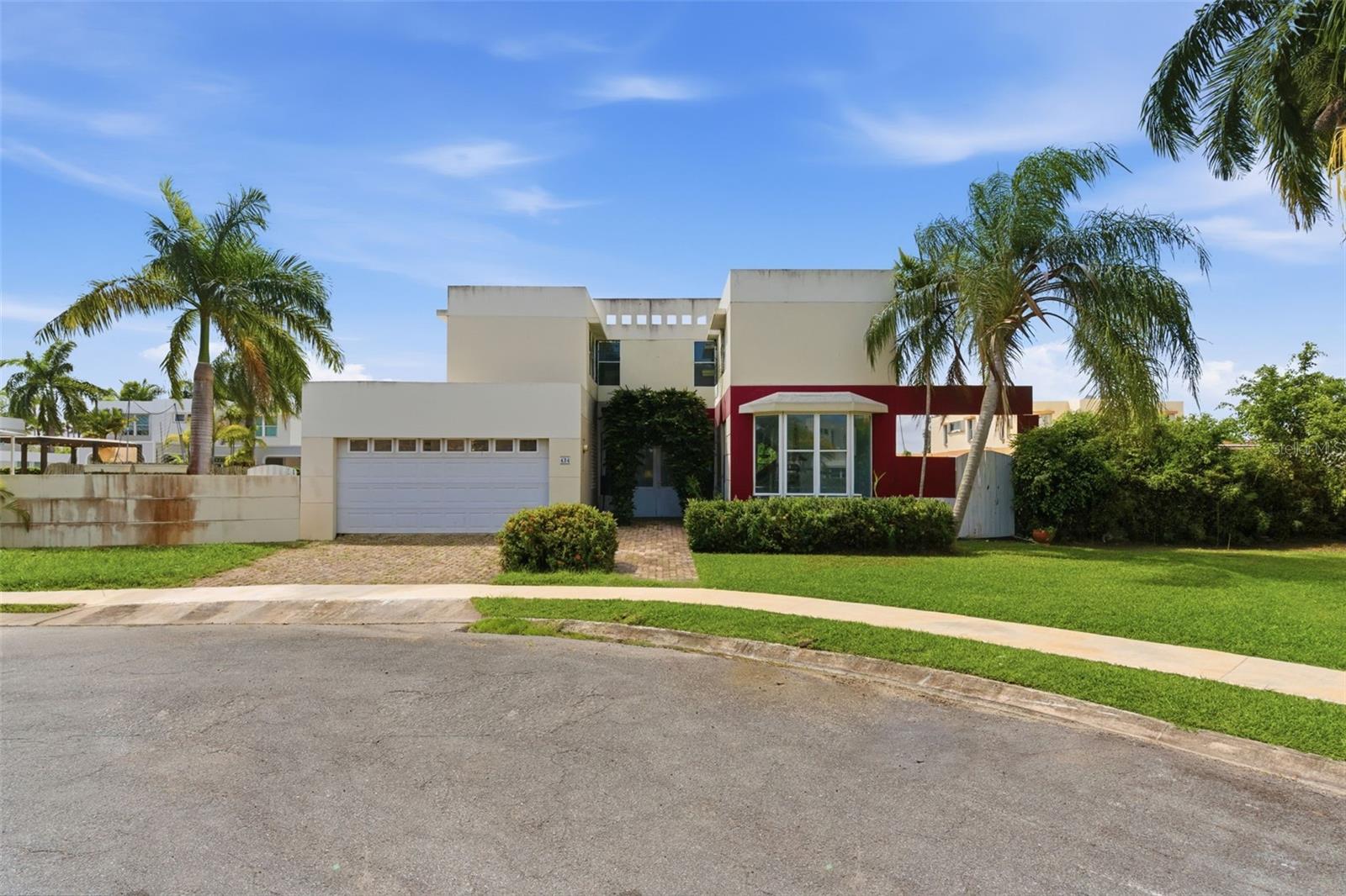 PASEOS DE DORADO - Residential