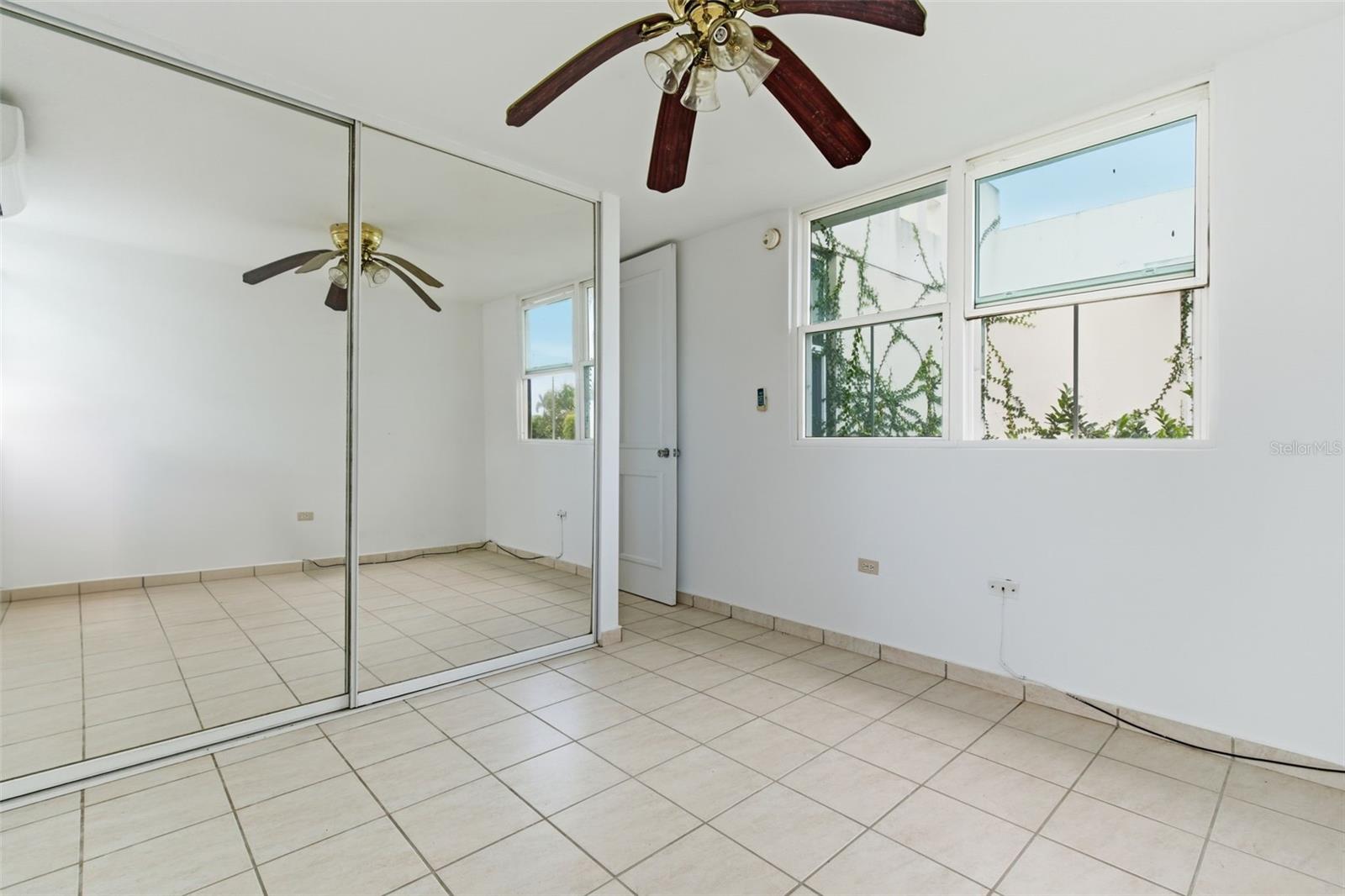 PASEOS DE DORADO - Residential
