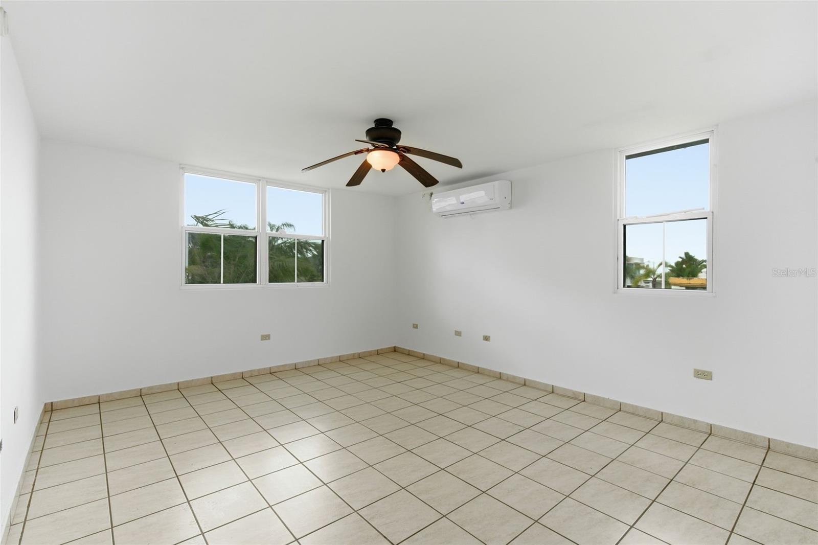PASEOS DE DORADO - Residential