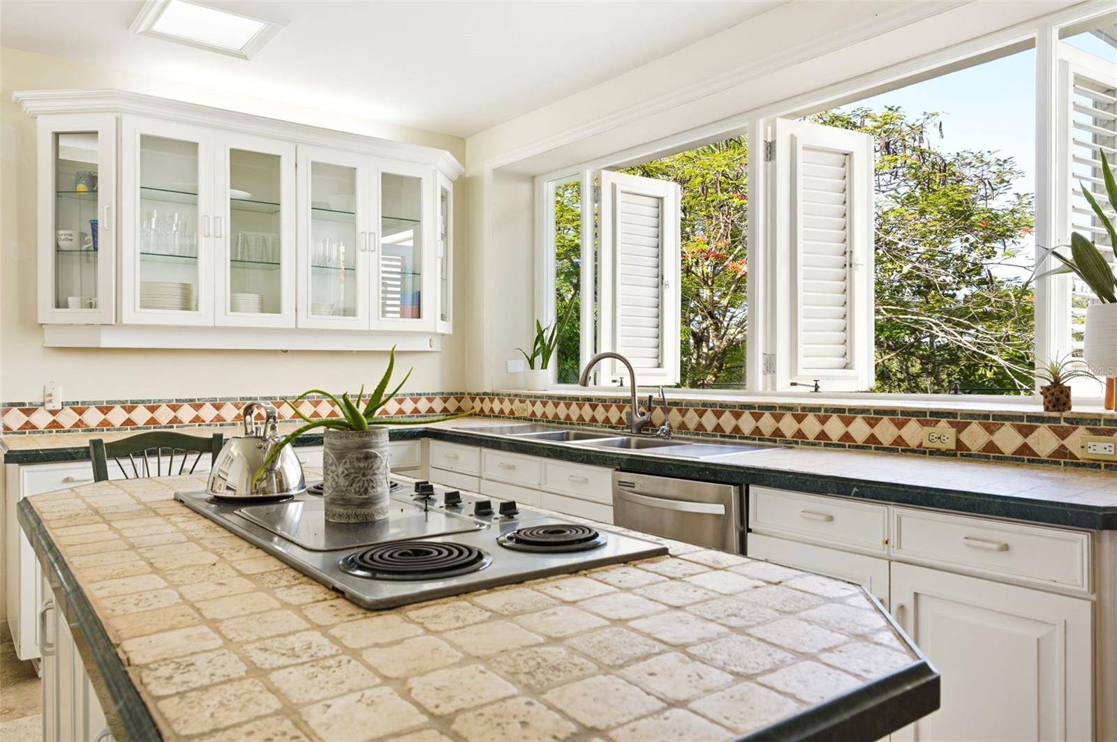 DORADO BEACH ESTATES - Residential