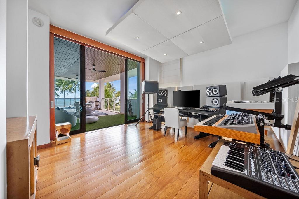 WEST BEACH RESIDENCES - Residential