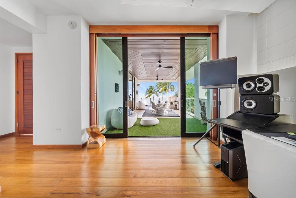 WEST BEACH RESIDENCES - Residential