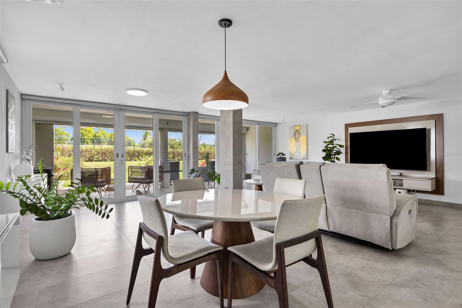COSTA DORADA - Residential