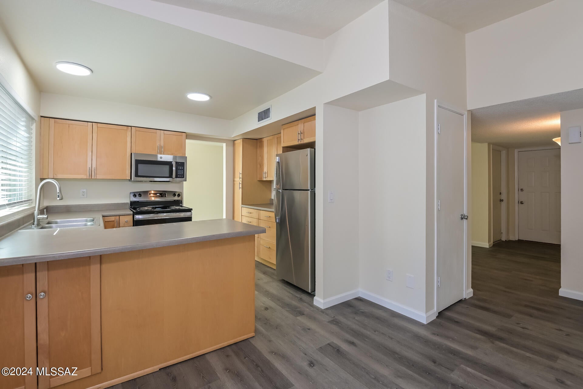 Lakecrest NO. 3 (178-325) - Residential Lease