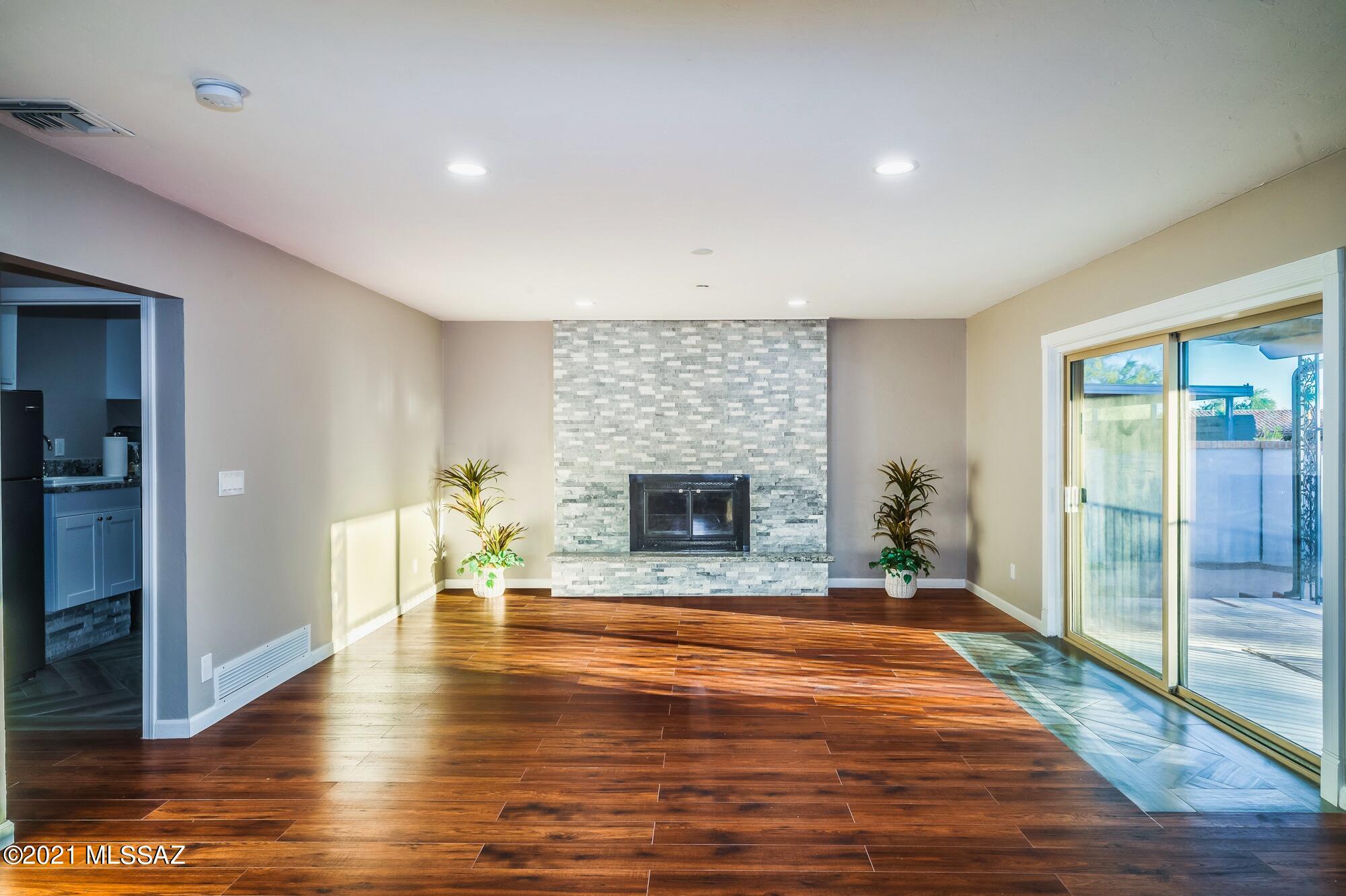 Casas Adobes Estates NO. 3 - Residential