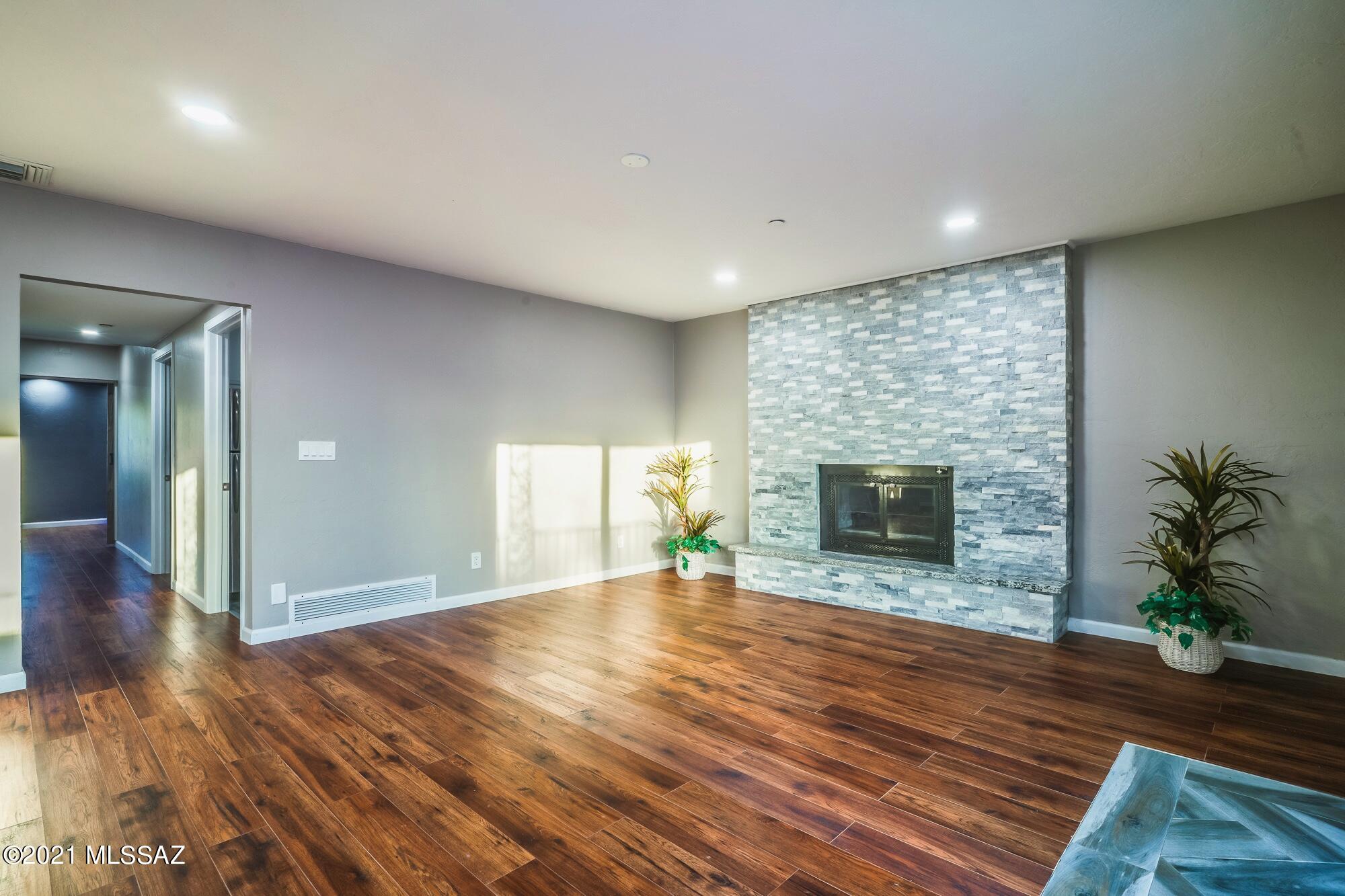 Casas Adobes Estates NO. 3 - Residential