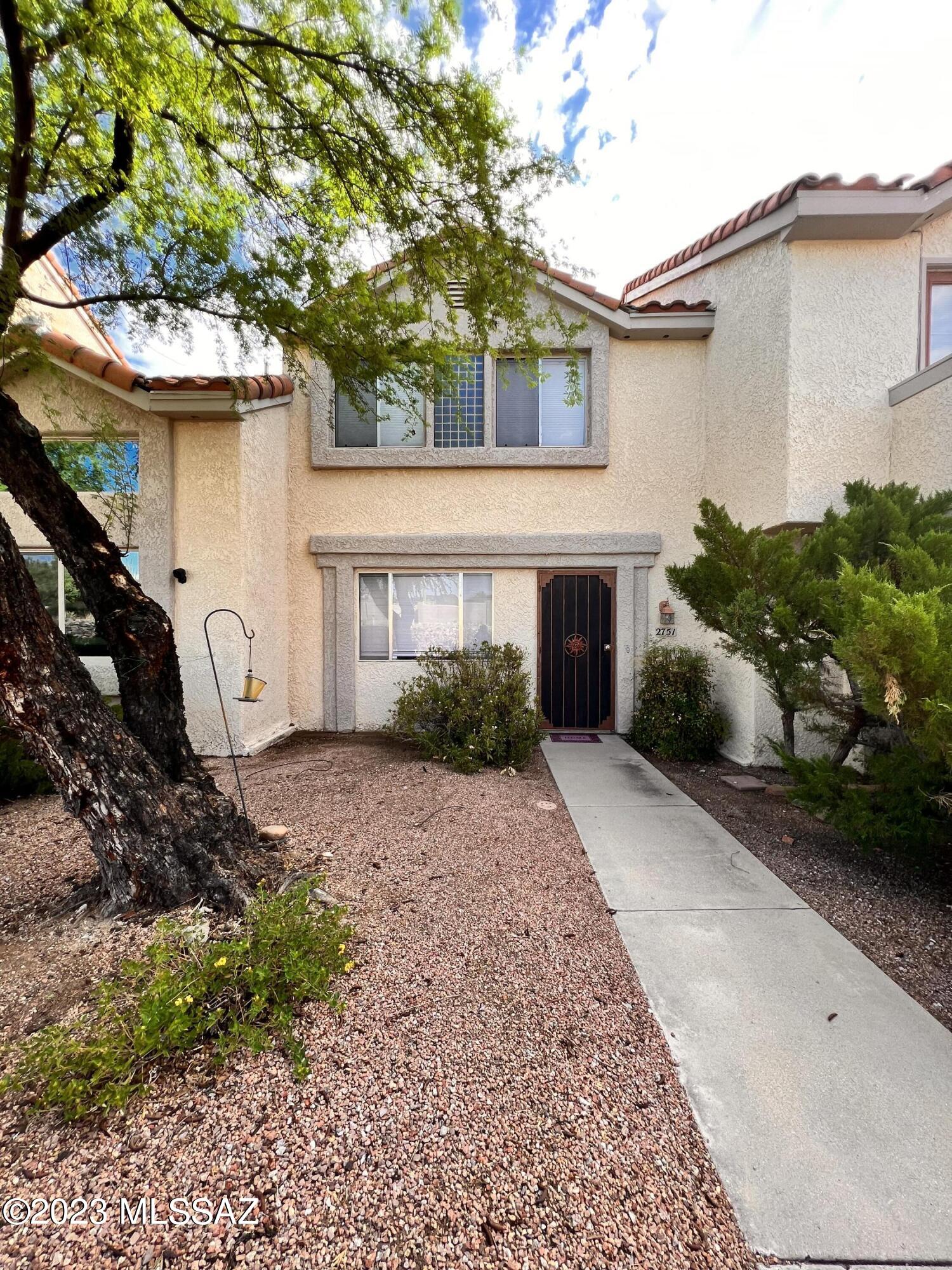 3bdr/2.5ba townhome, I-10 Convenient Westside location!
Spacious living room w/ceiling fan, downstairs 1/2 bath, kitchen features granite counters top and eat-in nook w/counter bar overlooking living room.
Upstairs offers primary bedroom, two more bedrooms and hall bath.
Covered patio, storage room, two car covered carport right behind the home.
Beat the heat in the Community pool!